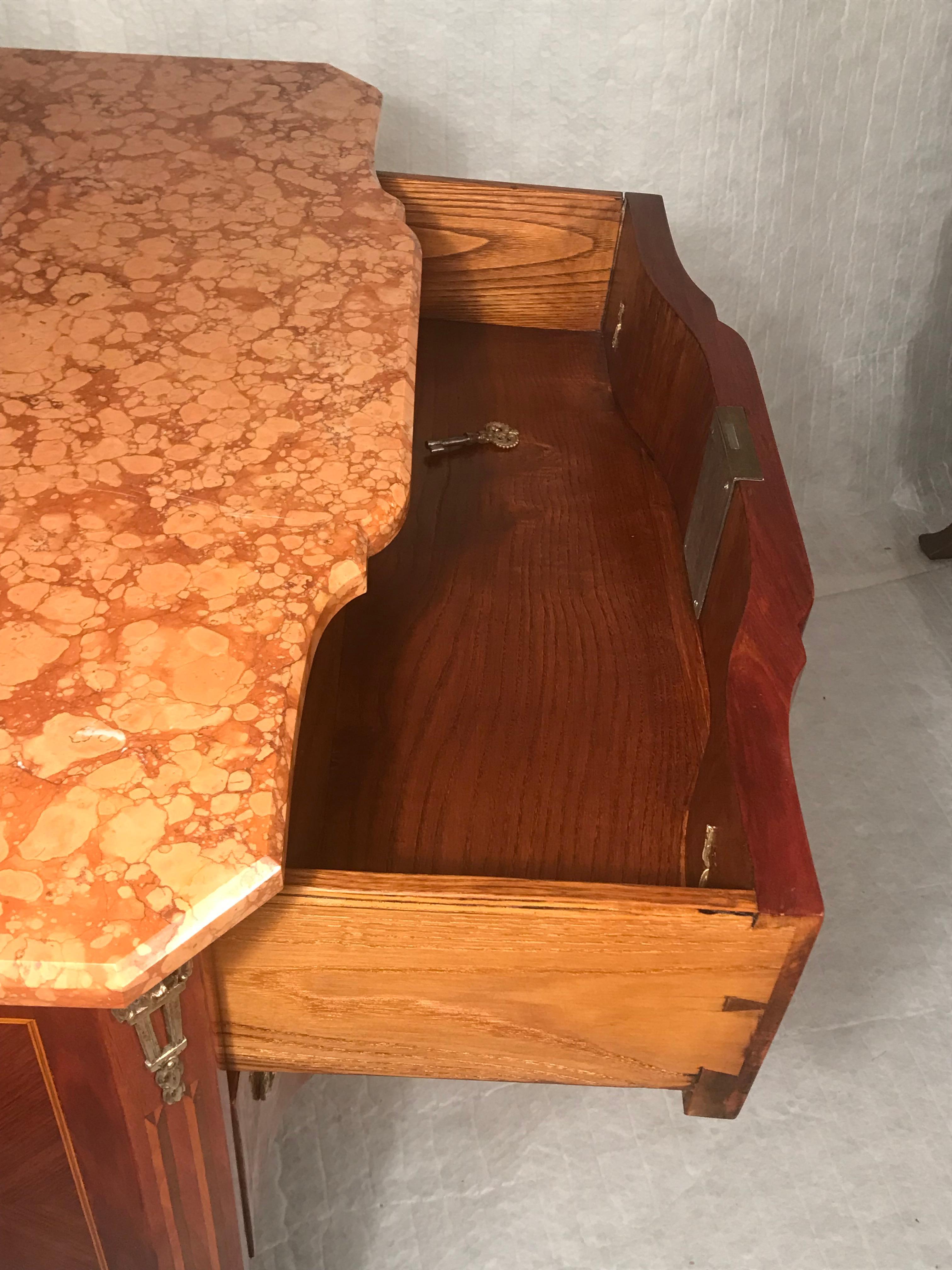 Impiallacciato Cassettiera in stile Luigi XVI, Francia, XIX secolo in vendita
