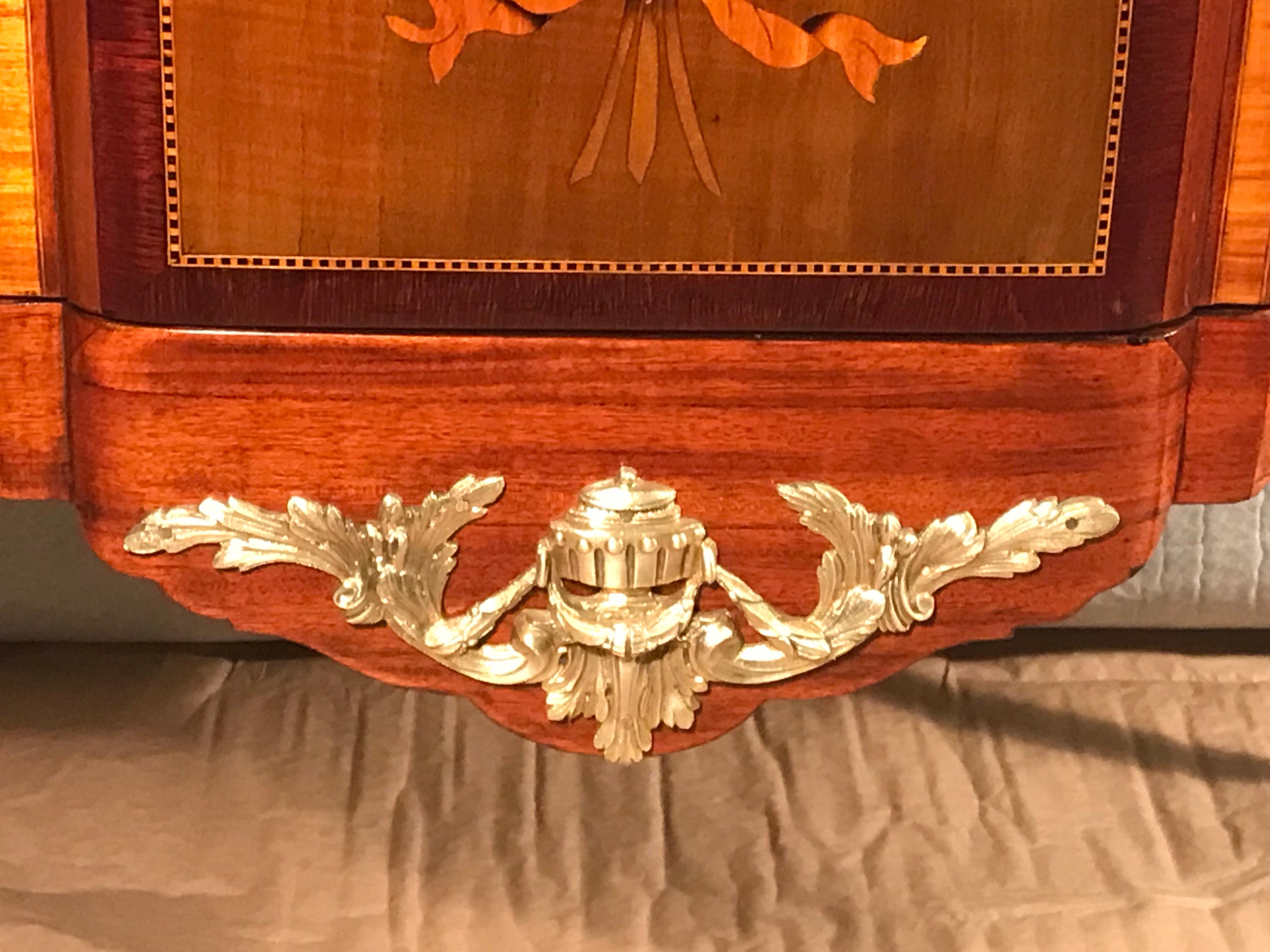 Louis XVI Style Chest of Drawers, France, 19th Century For Sale 2