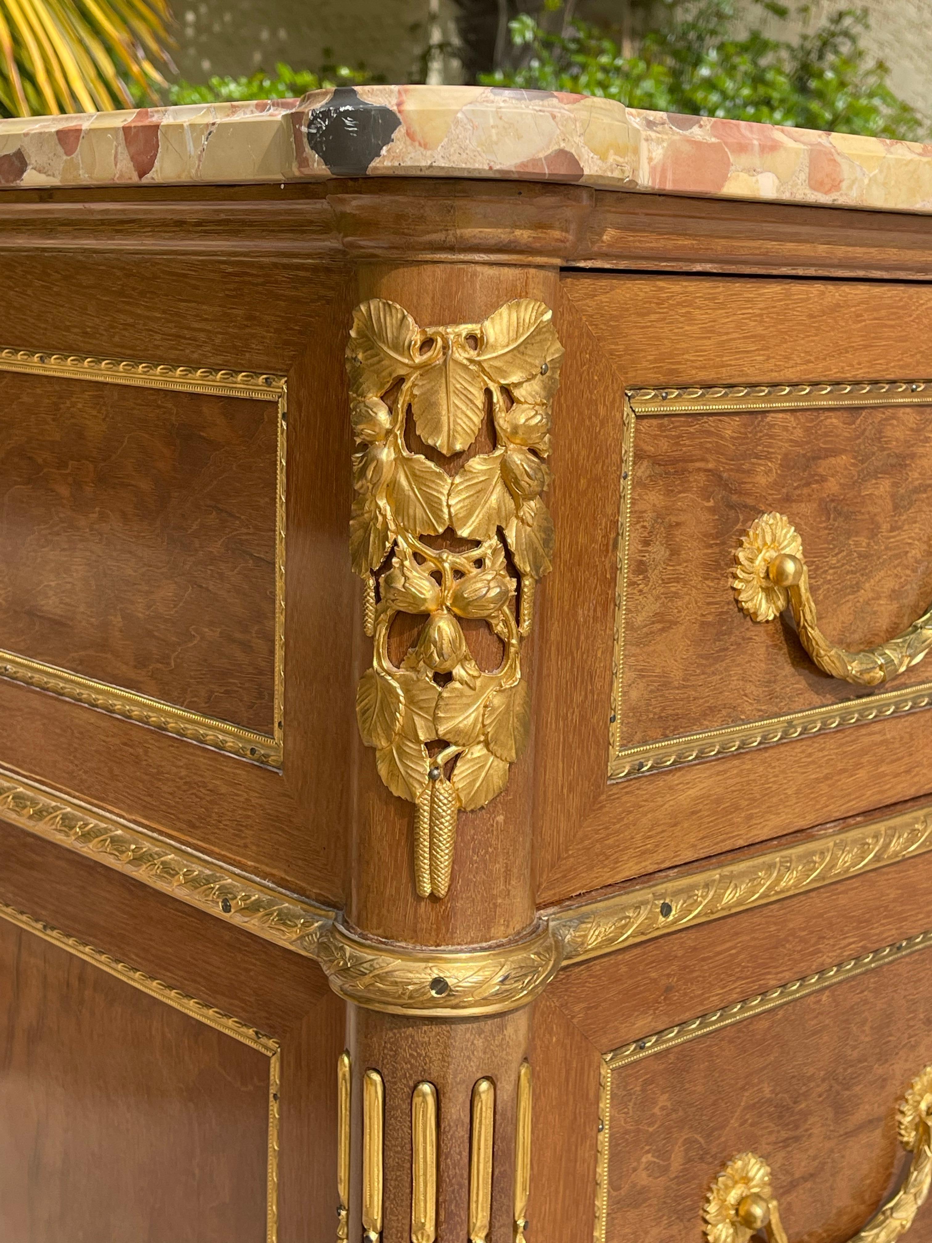 Louis XVI Style Chest of Drawers, XXth century In Good Condition For Sale In Beaune, FR