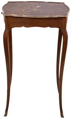 Mesa auxiliar de laca chinoiserie estilo Luis XVI, hacia 1900