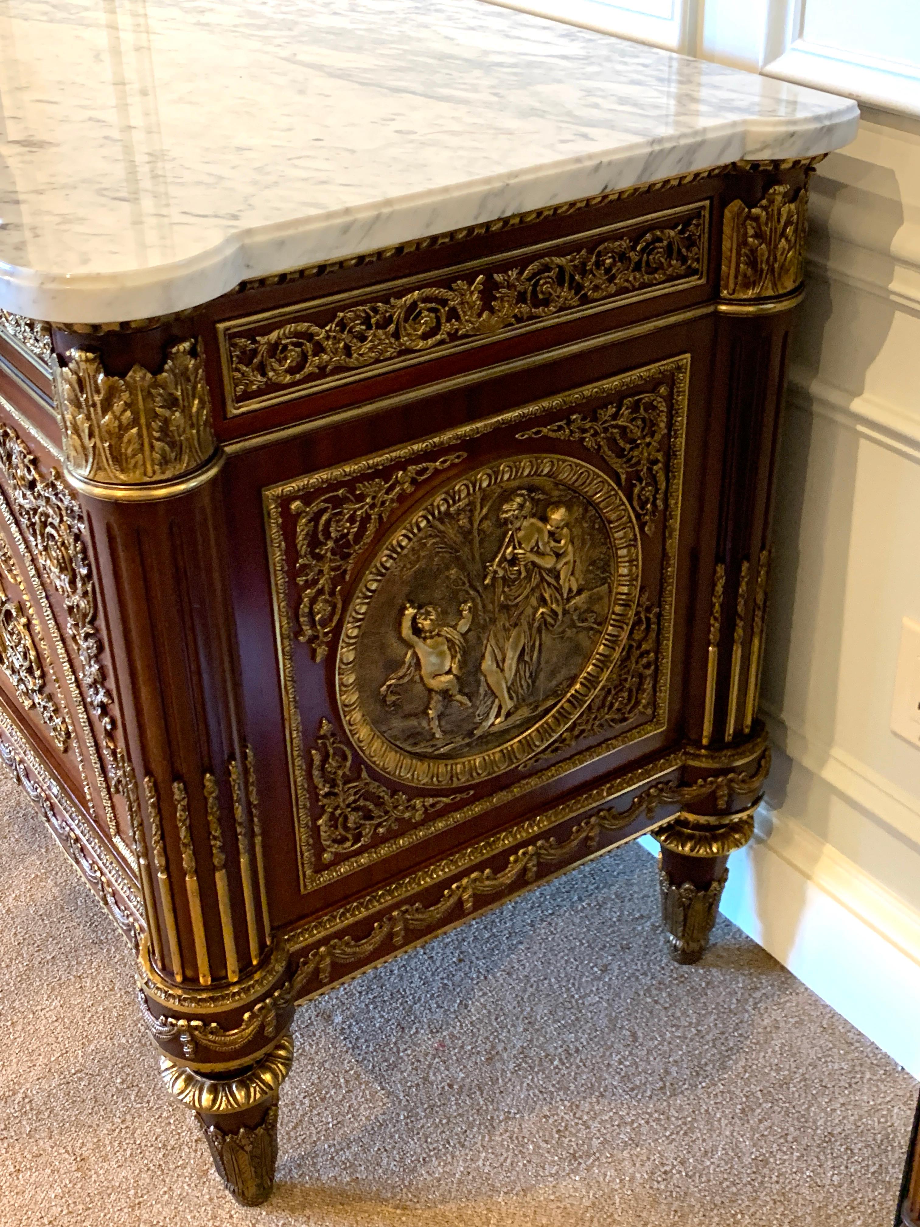 Carrara Marble Louis XVI Style Commode after Benneman and Stöckel Model for Marie-Antoinette For Sale