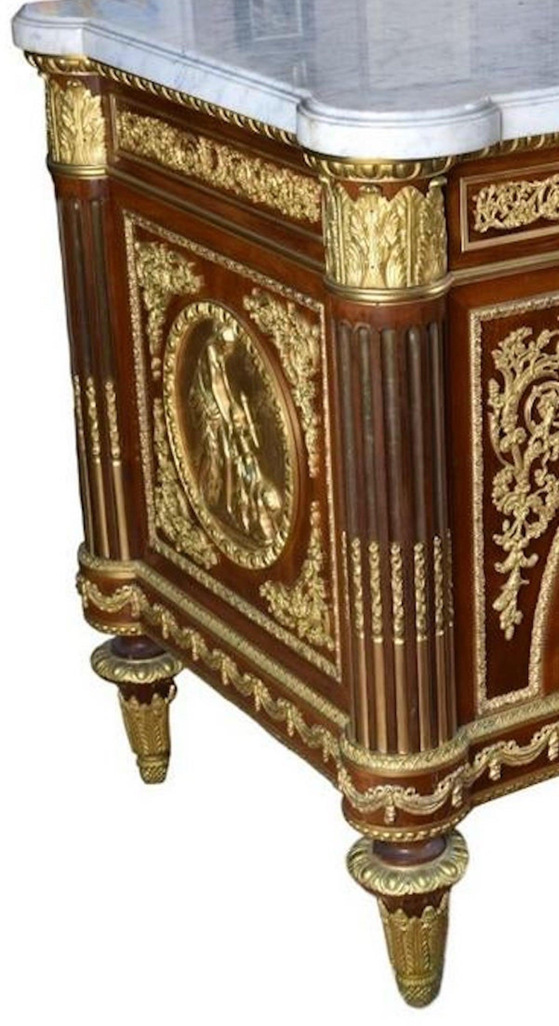 Louis XVI Style Commode after Benneman and Stöckel Model for Marie-Antoinette For Sale 4