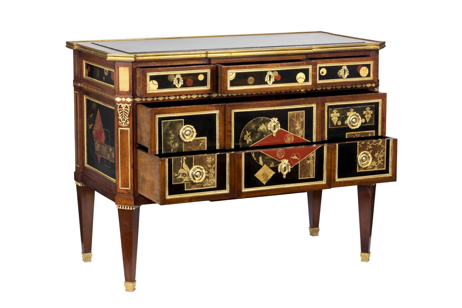Louis XVI Style Commode with a Lacquer Decor, Early 20th Century In Good Condition In Saint-Ouen, FR
