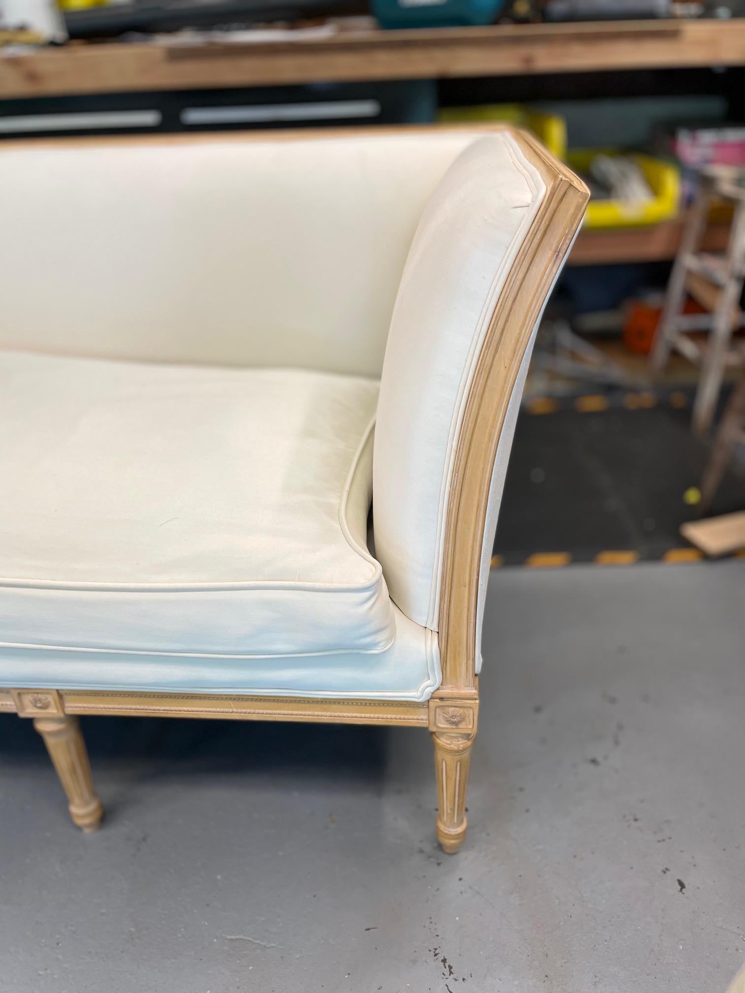 Louis XVI Style Cream Upholstered Settee In Excellent Condition For Sale In Mt Kisco, NY