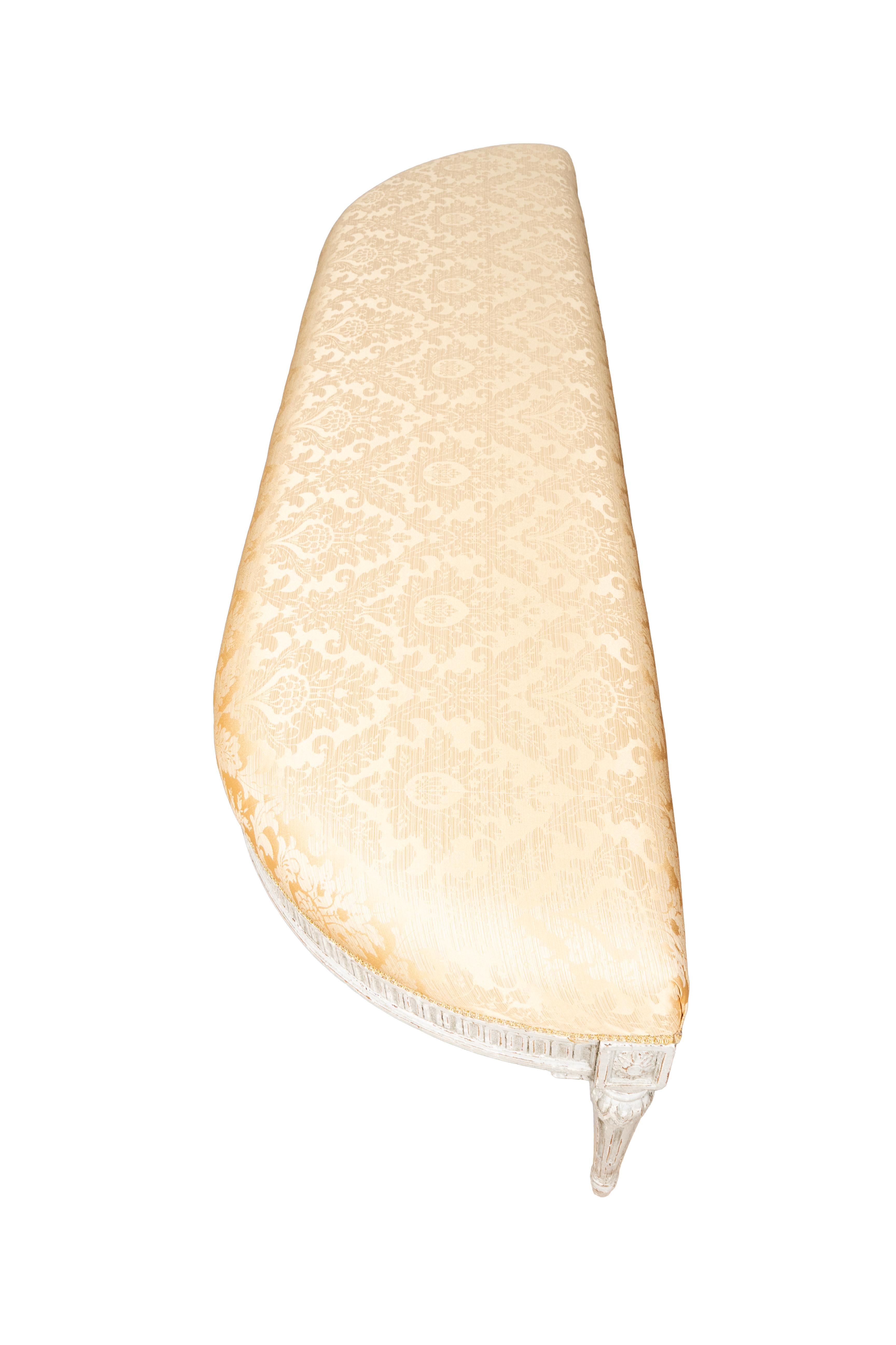 Panchina dipinta a crema in stile Luigi XVI in vendita 2