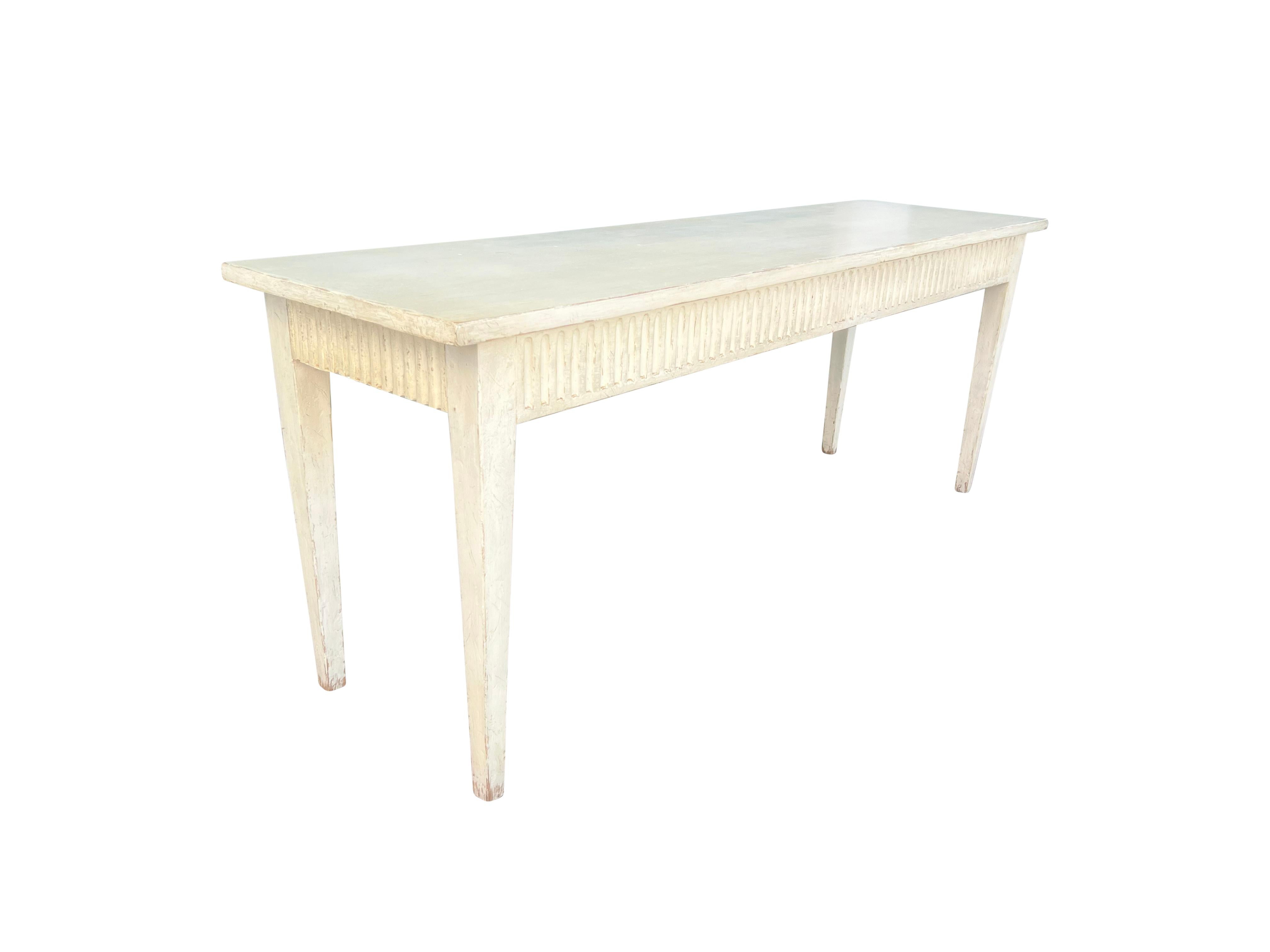 Américain Table peinte en crème de style Louis XVI par Don Ruseau en vente
