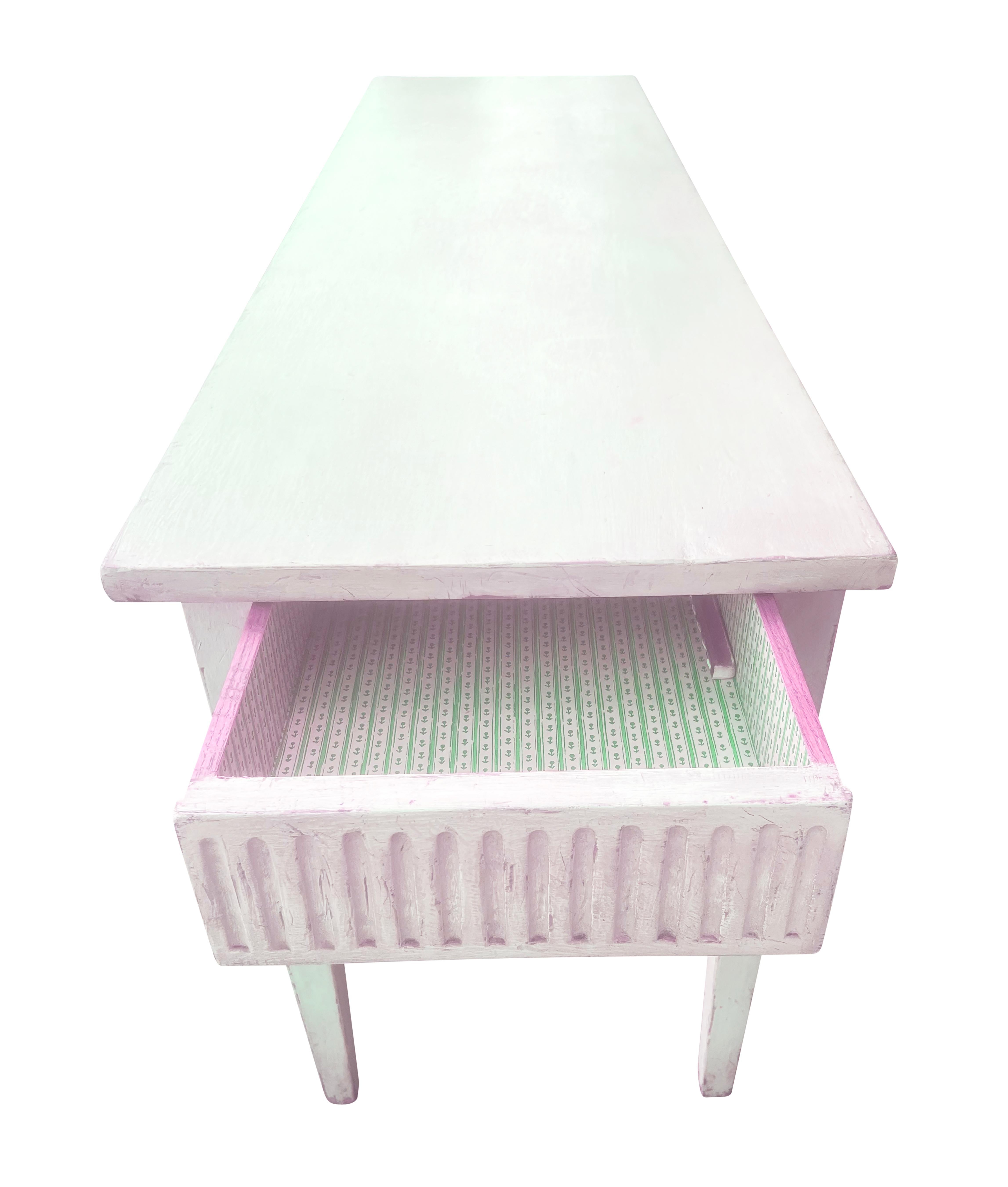 Milieu du XXe siècle Table peinte en crème de style Louis XVI par Don Ruseau en vente