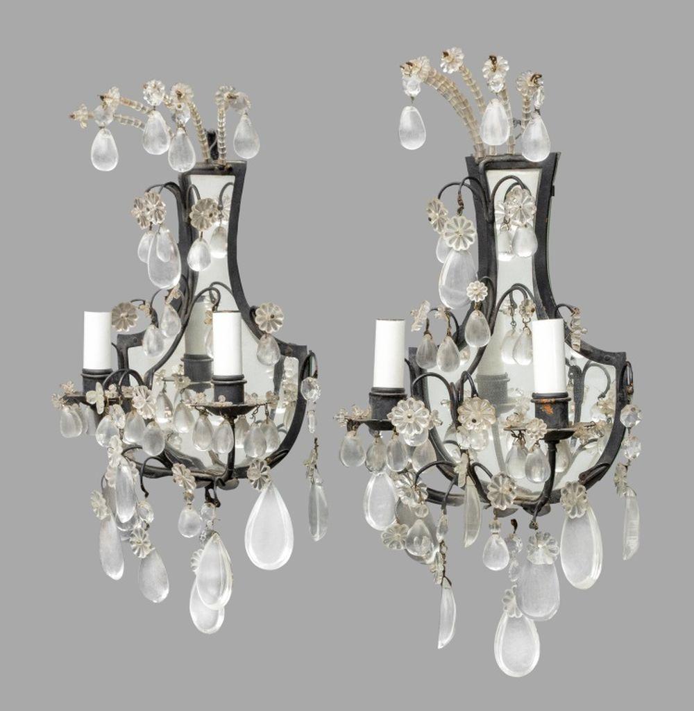 Louis XVI Stil Kristall patiniertes Metall Wandleuchter, 2 (Louis XVI.) im Angebot