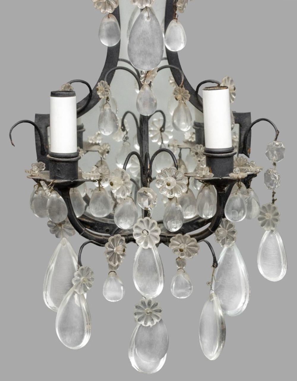 Louis XVI Stil Kristall patiniertes Metall Wandleuchter, 2 (Patiniert) im Angebot