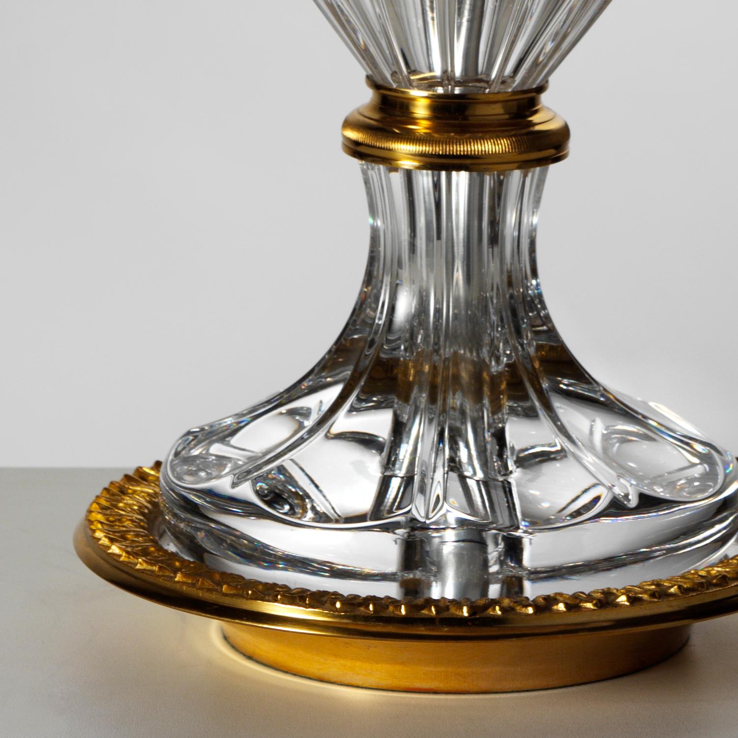 Beveled Louis XVI Style Cut Crystal and Gilt Bronze Lamp by Gherardo Degli Albizzi For Sale