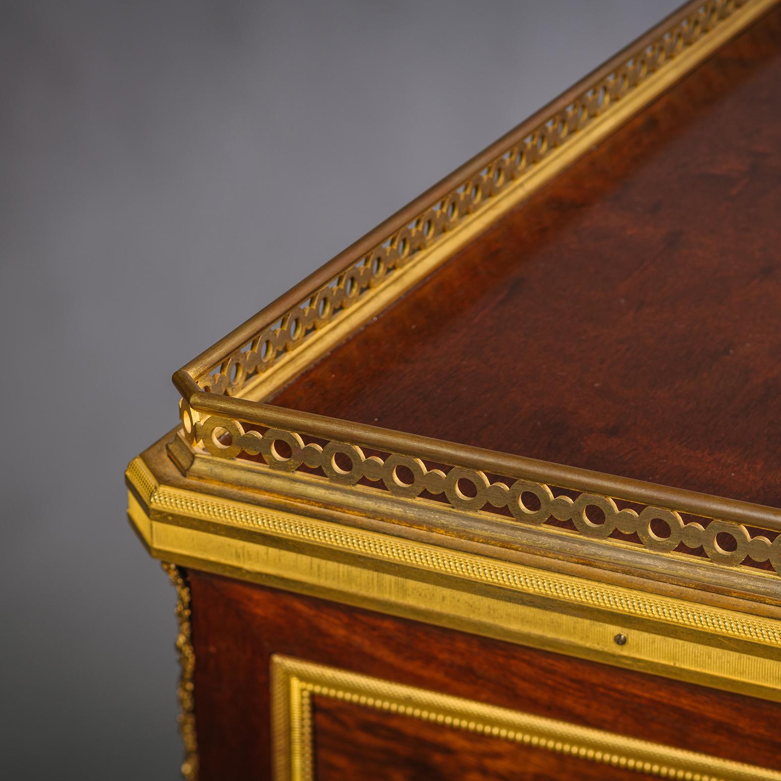 Bureau à cylindre de style Louis XVI, par François Linke en vente 1