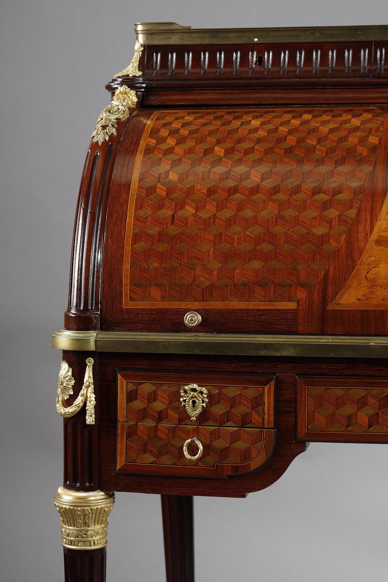 Scrivania a cilindro in stile Luigi XVI in intarsio e bronzi dorati, fine XIX secolo in vendita 11