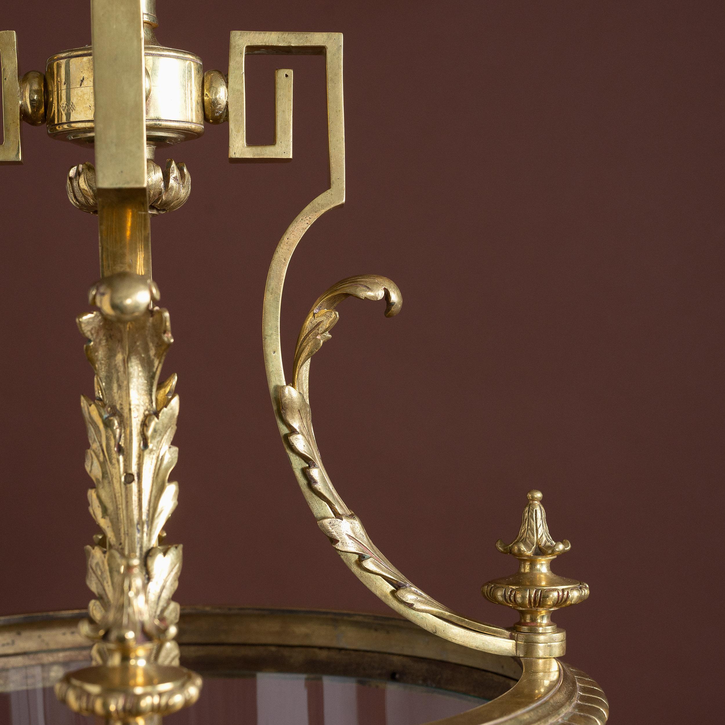 Francese Lanterna cilindrica da sala in stile Luigi XVI in vendita