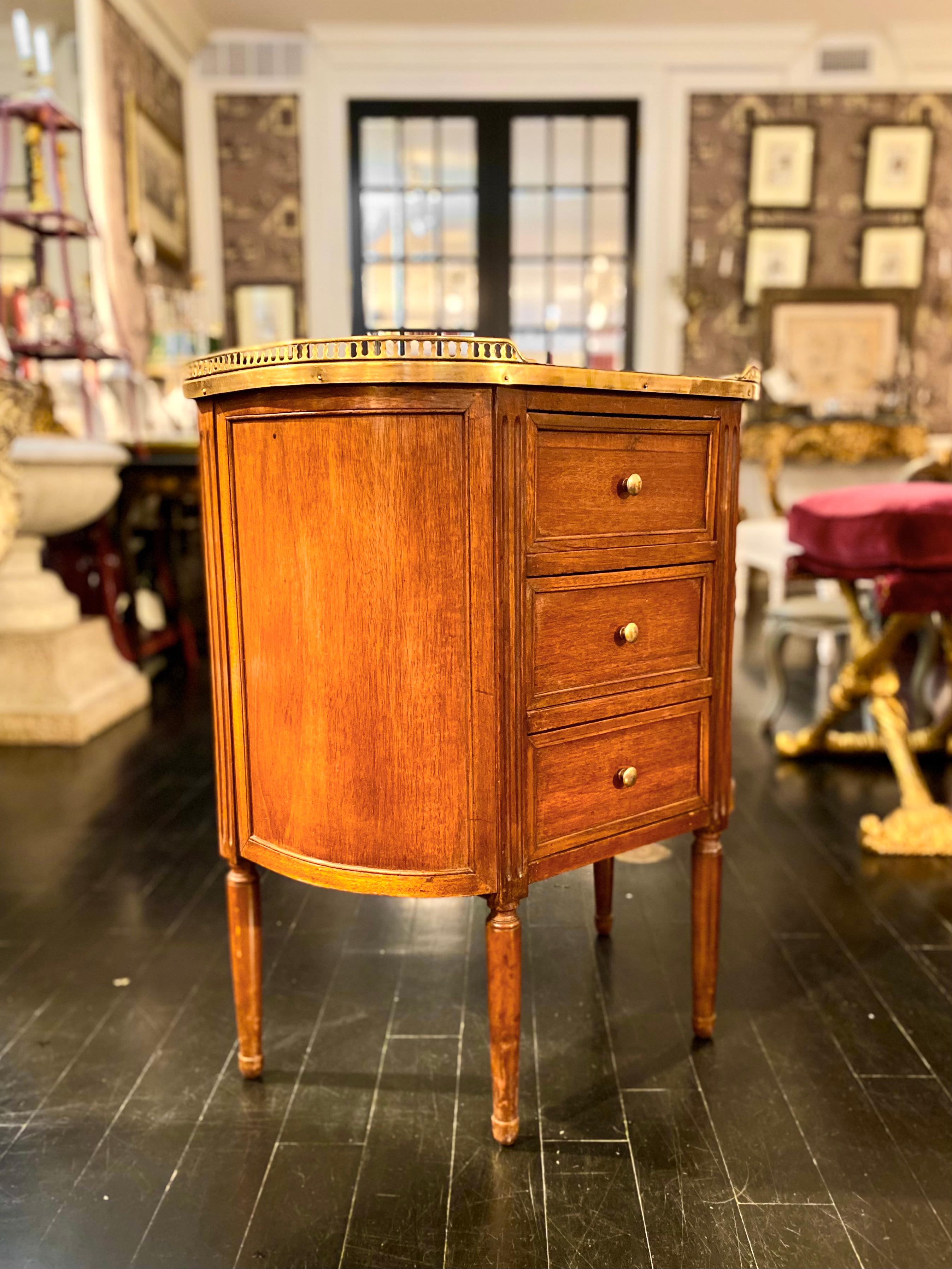 Louis XVI Style Demi-Lune Cabinet with Marble Top and Bronze Gallery In Good Condition For Sale In Montreal, Quebec