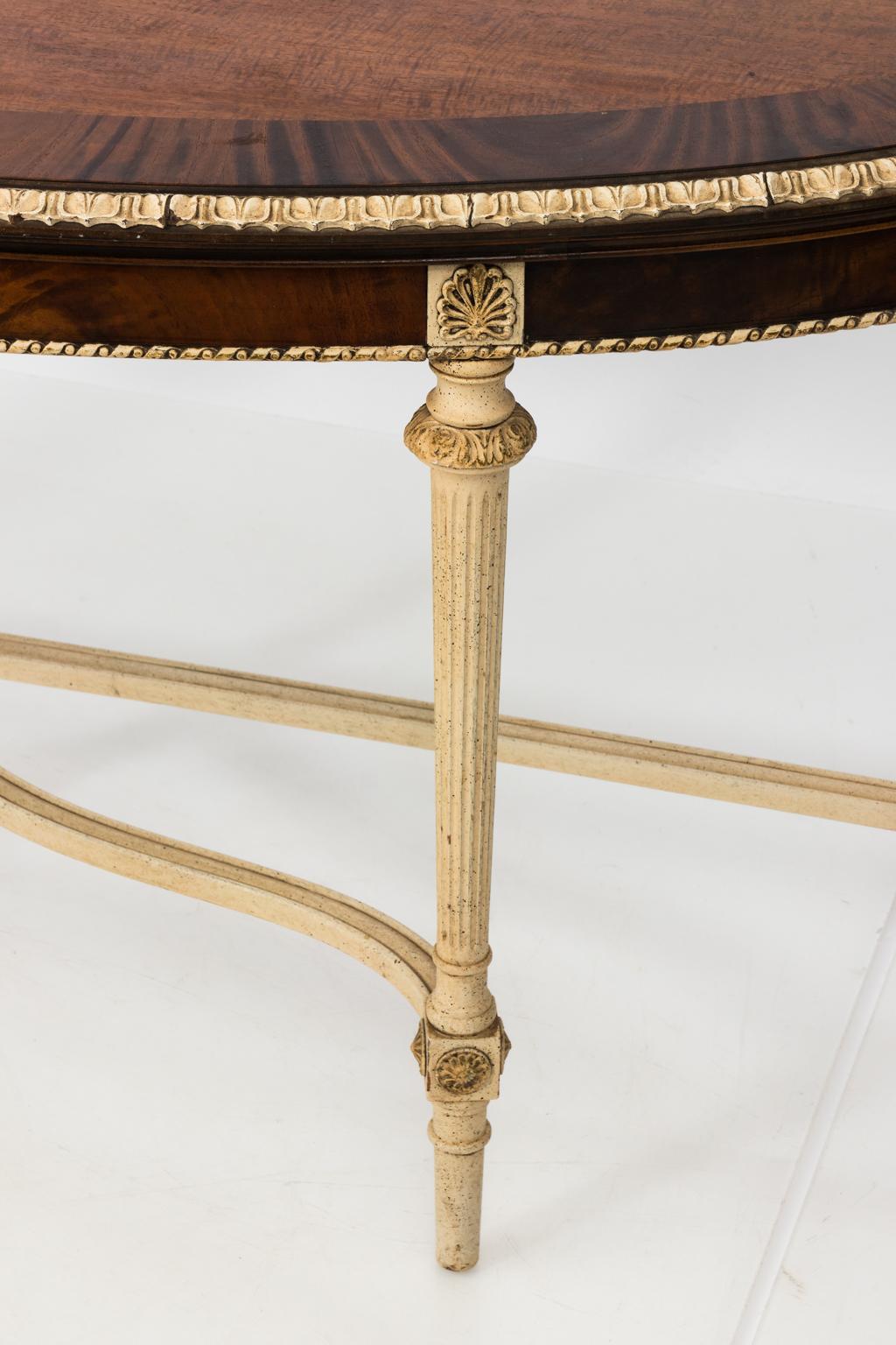 Louis XVI Style Demilune Table im Zustand „Gut“ in Stamford, CT