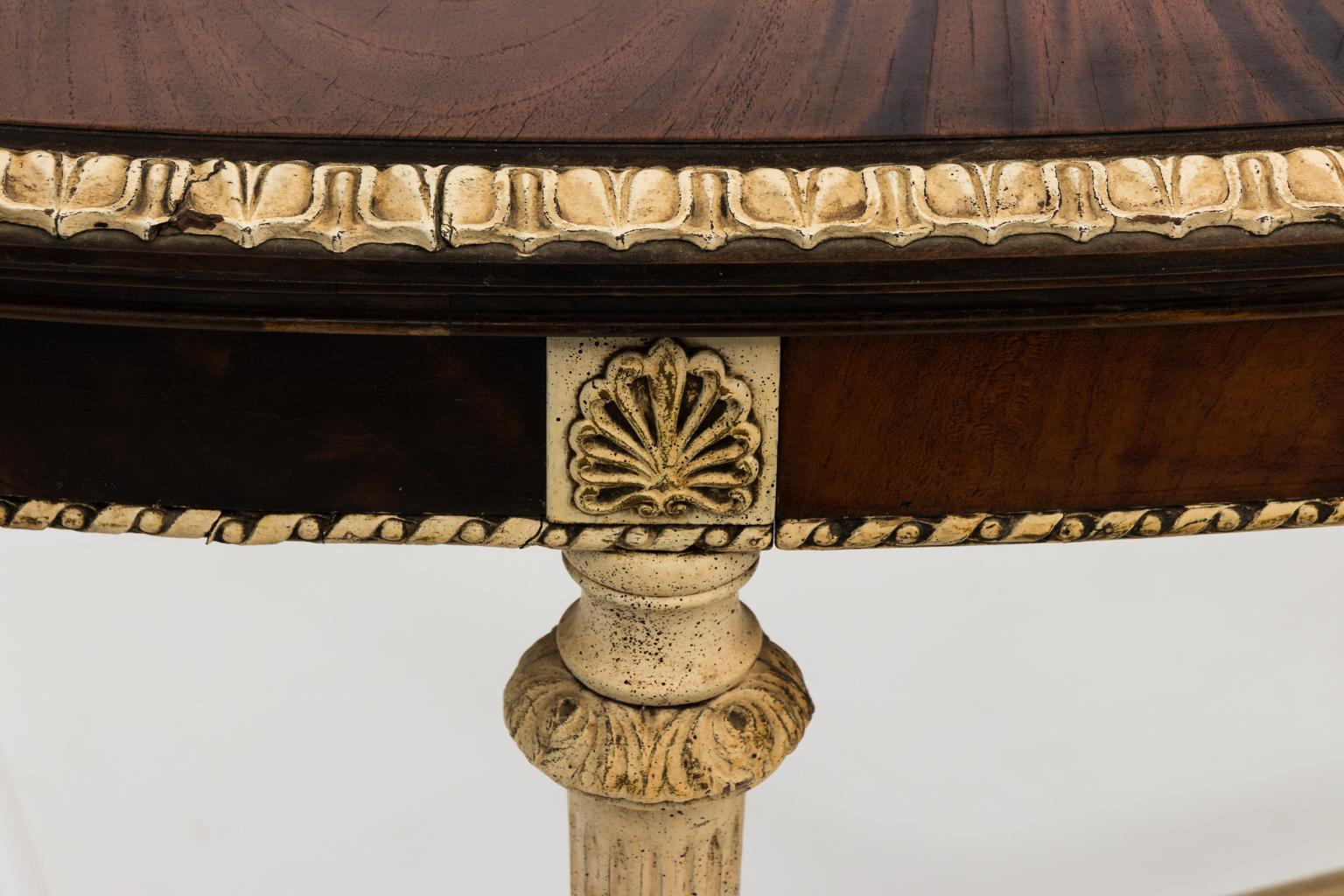Louis XVI Style Demilune Table (Walnuss)