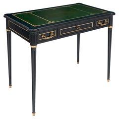 Bureau de style Louis XVI avec dessus en cuir