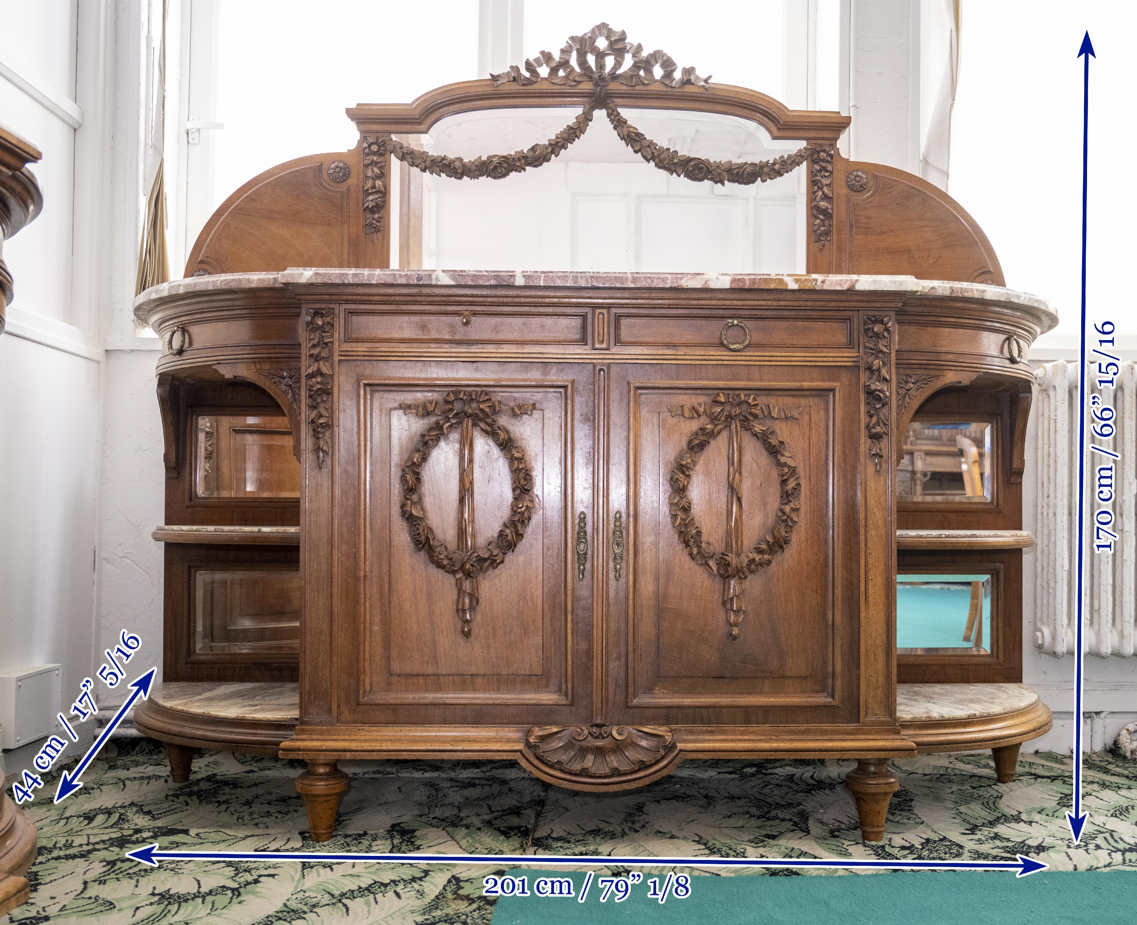 Sala da pranzo in stile Luigi XVI intagliata in legno di noce in vendita 9