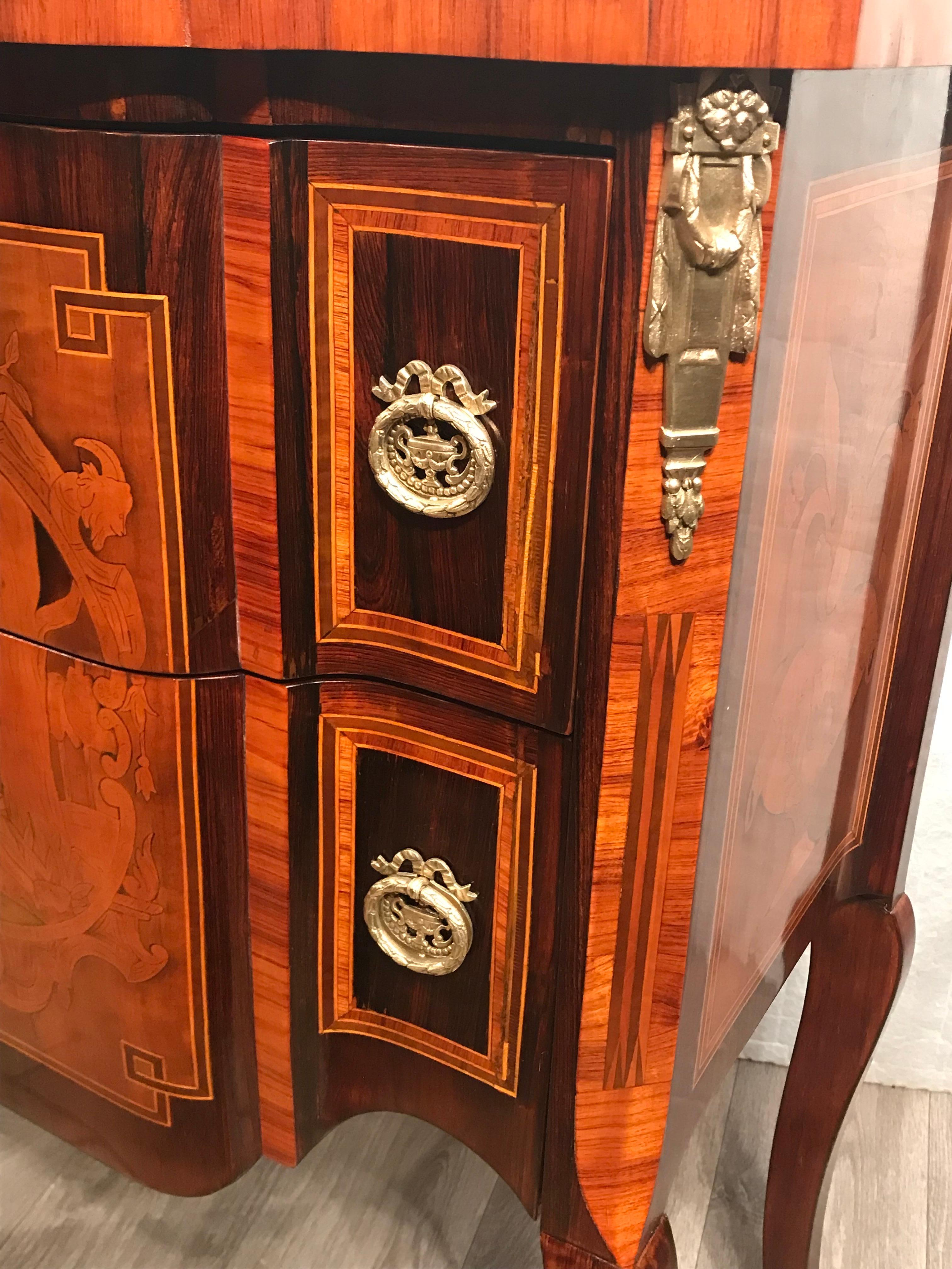 Milieu du XIXe siècle Commode de style Louis XVI, France, 19ème siècle en vente