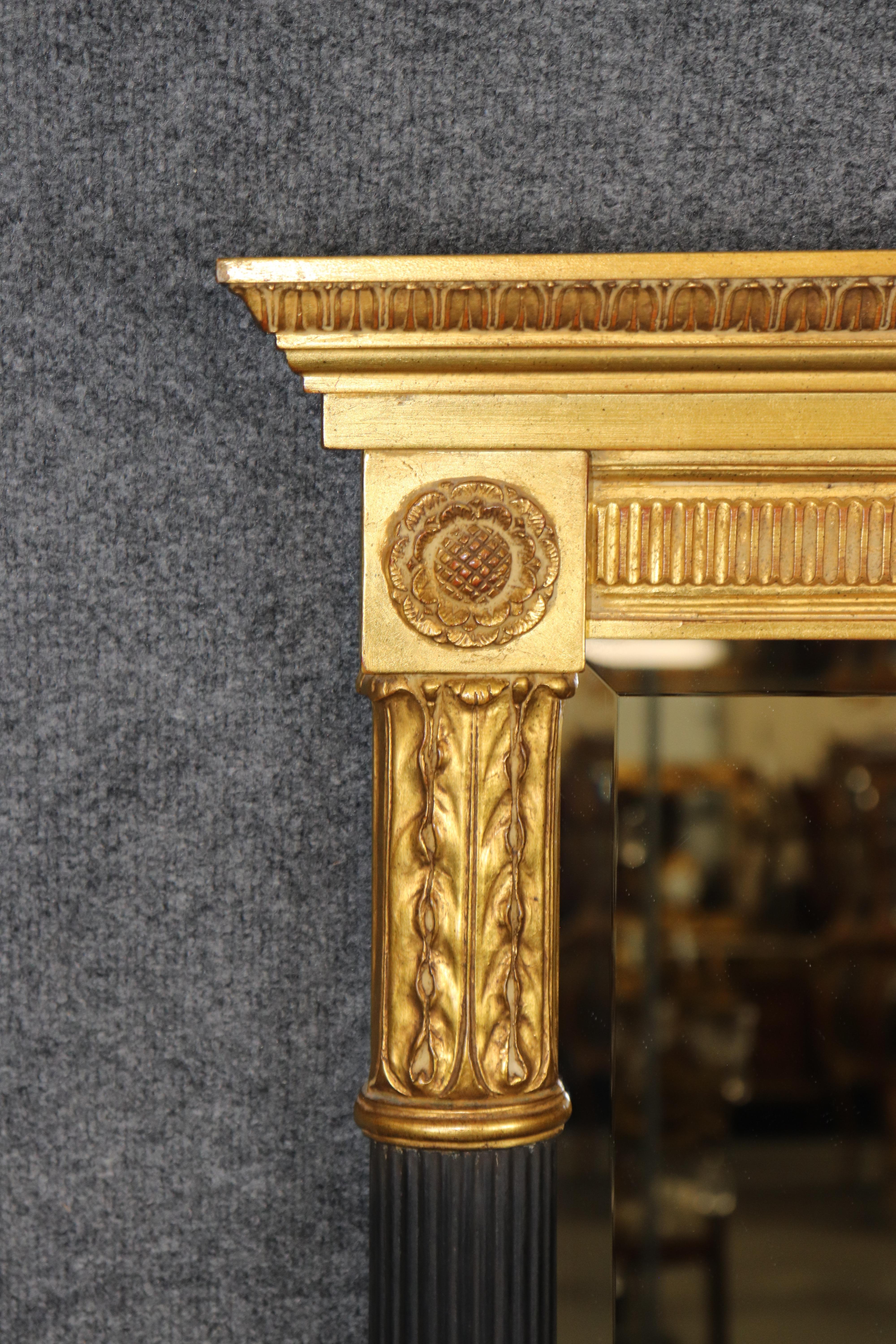Miroir biseauté sculpté, ébonisé et doré de style Louis XVI par Carver's Guild en vente 1