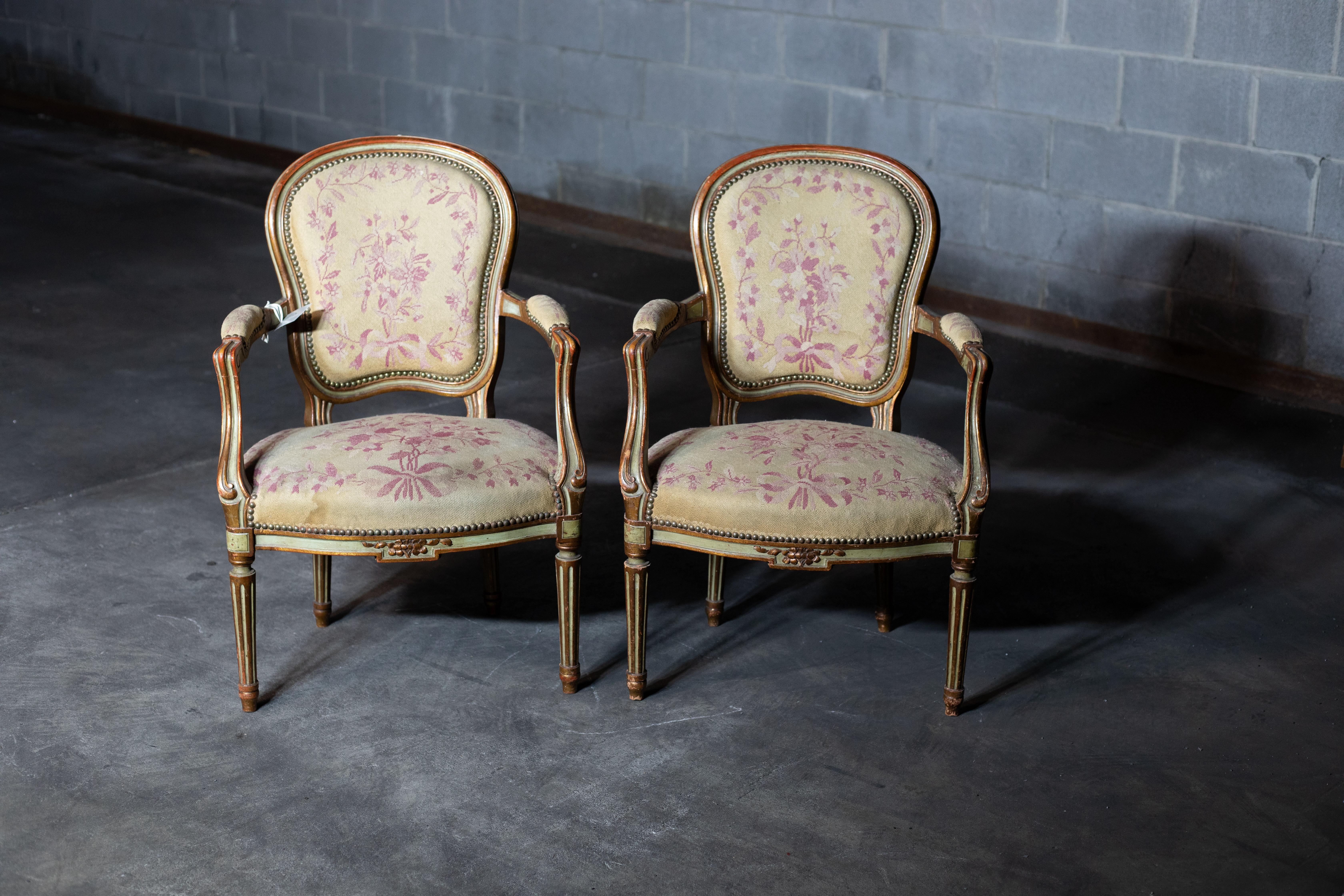Chaises Fauteuil de style Louis XVI (ensemble de 2) en vente 2