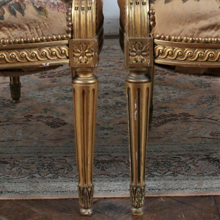 Fauteuils im Louis XVI-Stil mit originaler Aubusson-Polsterung - Vierer-Set (Französisch) im Angebot