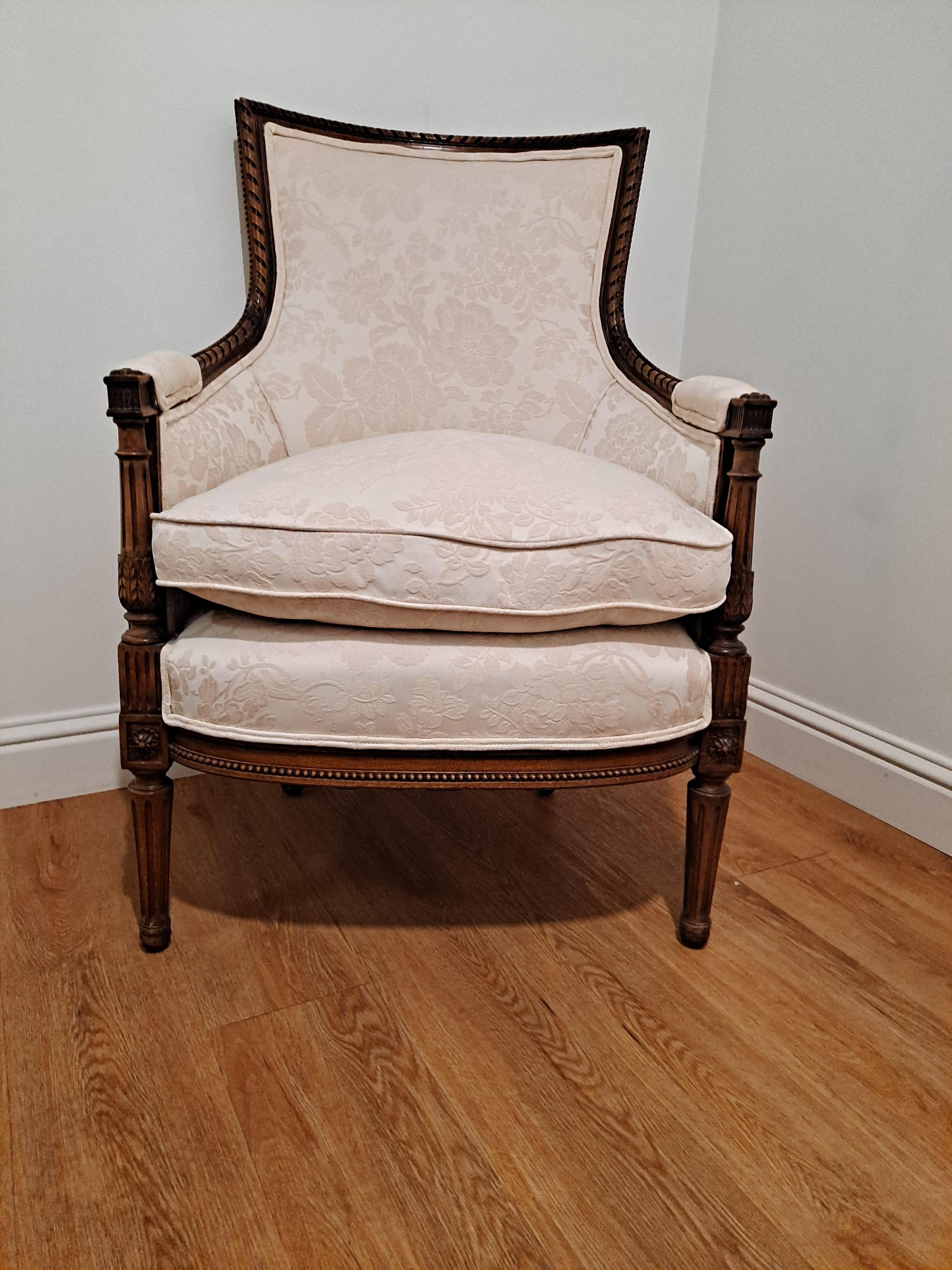 Louis XVI Style Finely Curved Walnut Bergere/Tub Chair

Beautifully upholstered with cushion seat

26