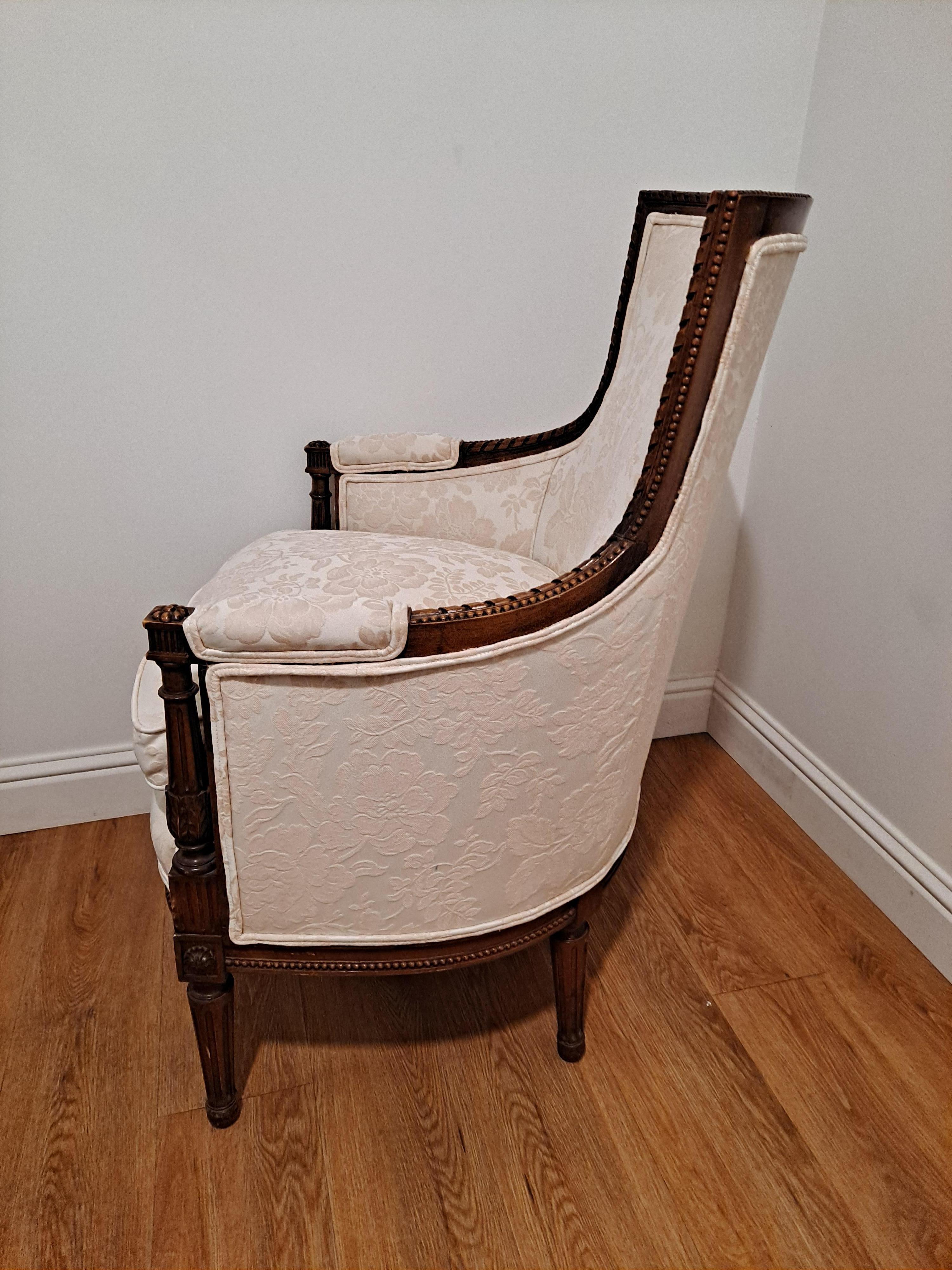 Louis XVI Style Finely Curved Walnut Bergere/Tub Chair  Beautifully upholstered  In Excellent Condition For Sale In San Francisco, CA