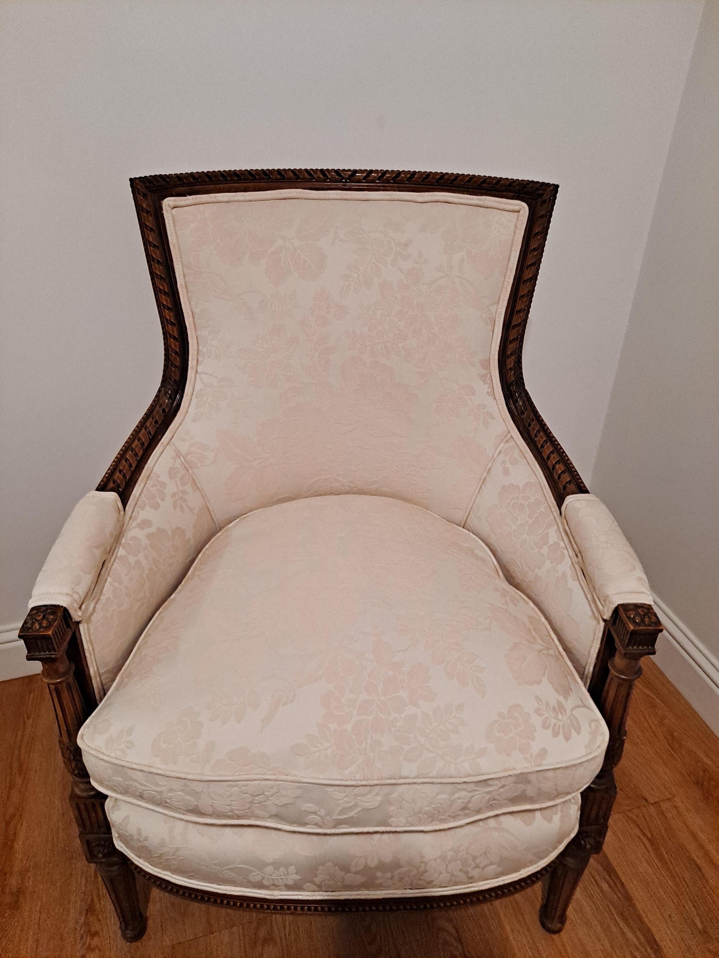 Louis XVI Style Finely Curved Walnut Bergere/Tub Chair  Beautifully upholstered  For Sale 1