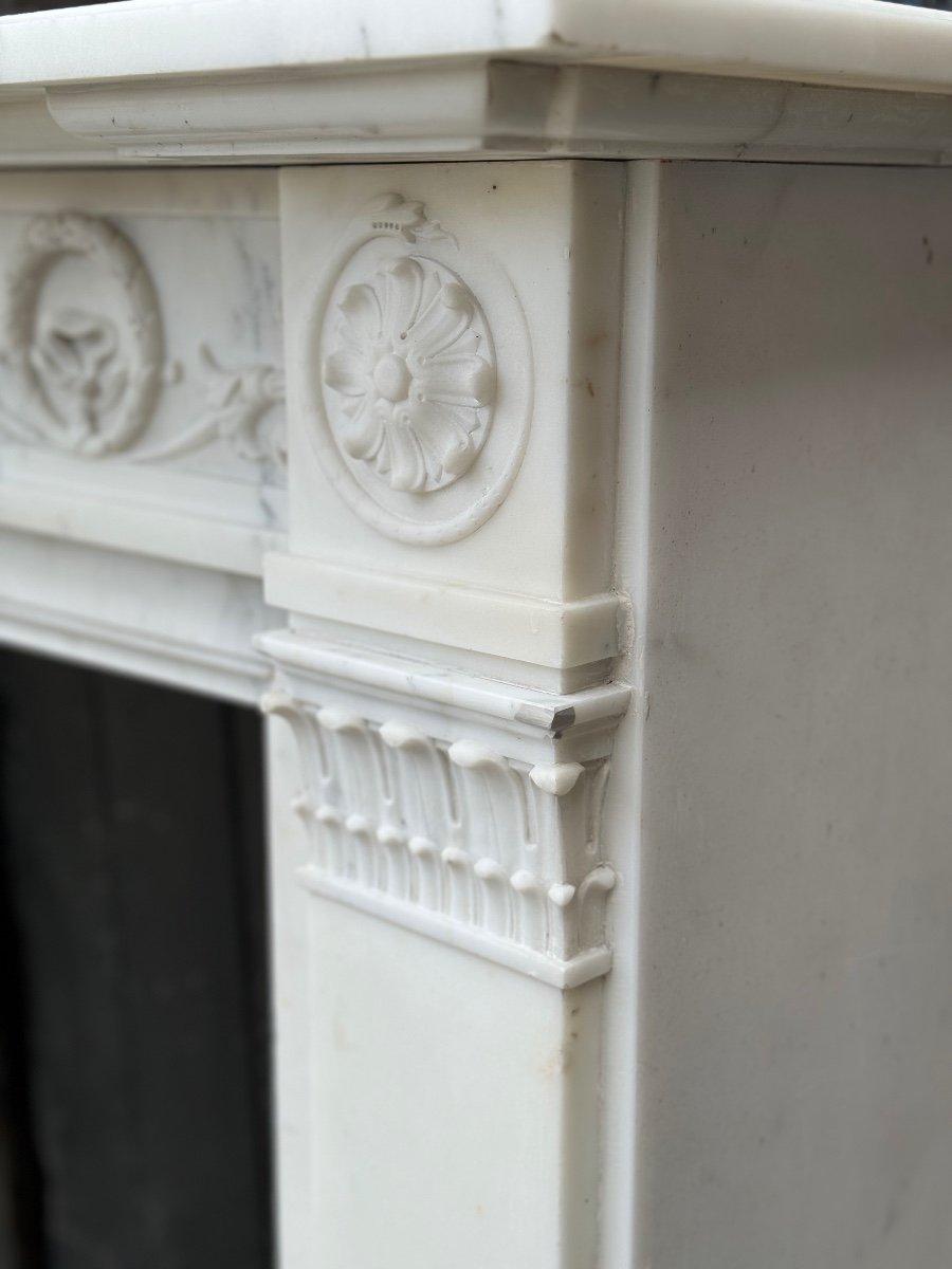 Kamin im Louis-XVI.-Stil aus Carrara-Marmor, um 1880 im Angebot 4