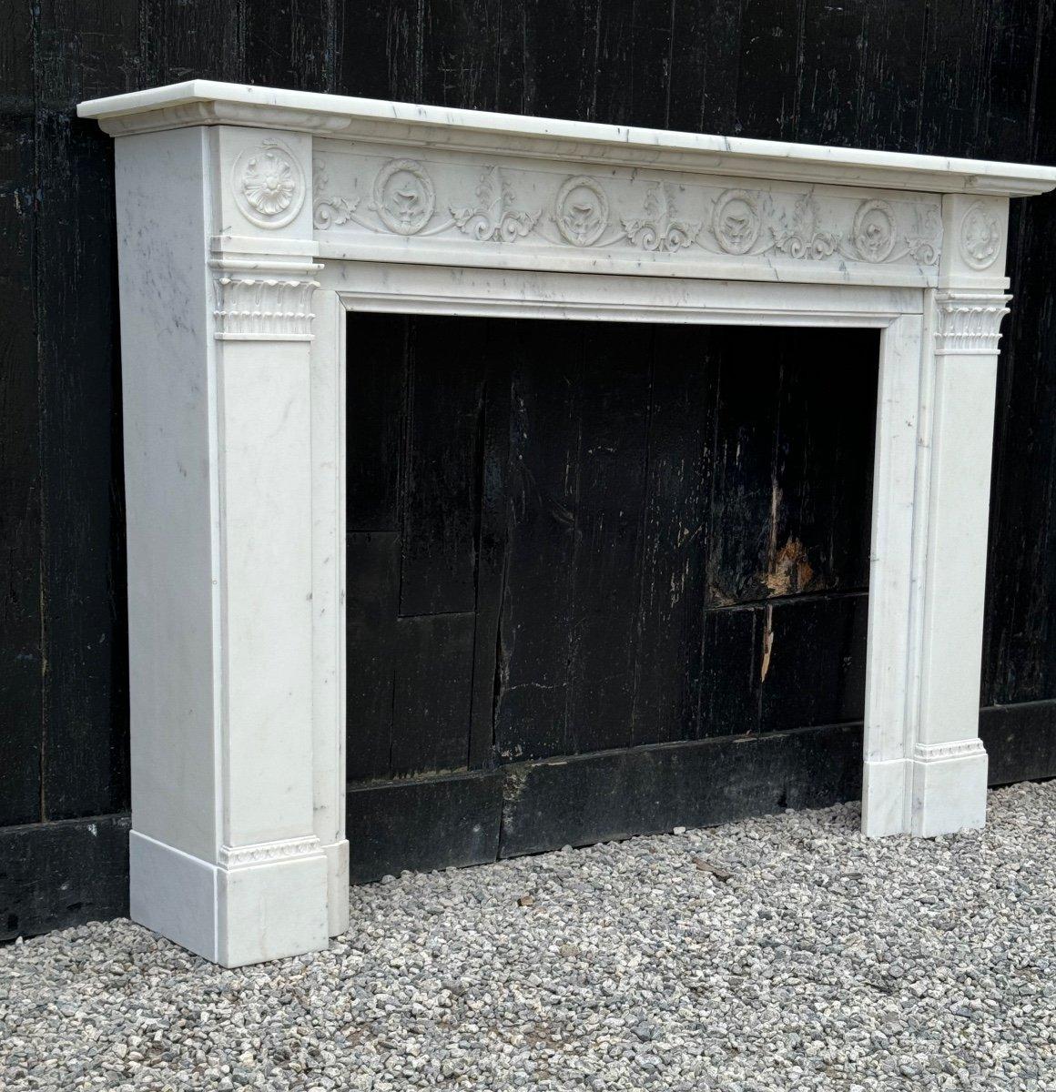 Kamin im Louis-XVI.-Stil aus Carrara-Marmor, um 1880 im Angebot 5