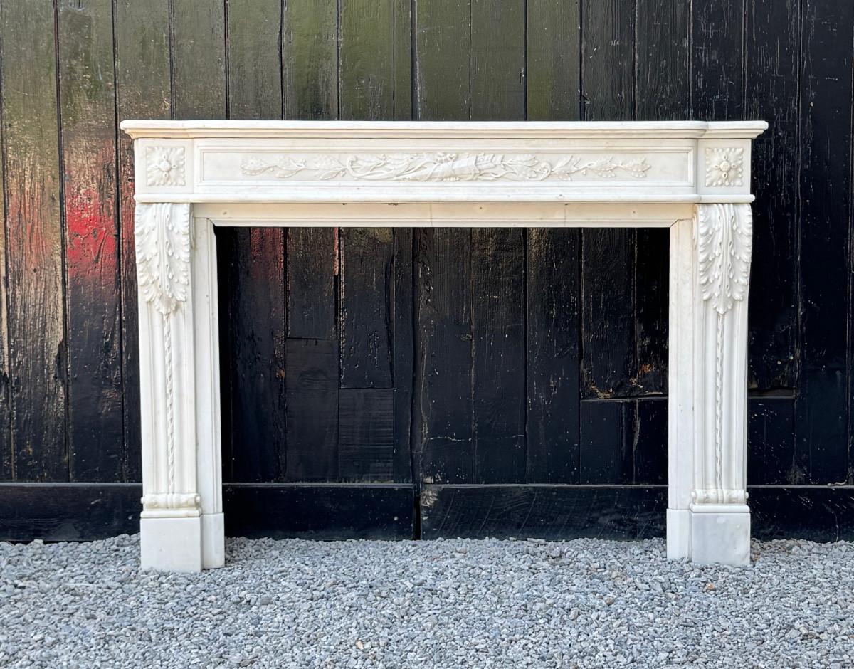Louis XVI-style fireplace in Carrara marble, circa 1880 en venta 5