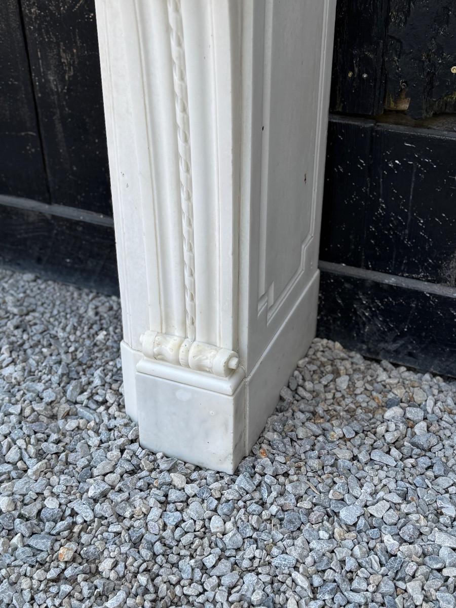 Louis XVI-style fireplace in Carrara marble, circa 1880 Francés en venta