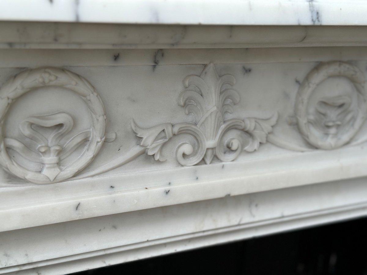 Louis XVI Style Fireplace In Carrara Marble Circa 1880 For Sale 3