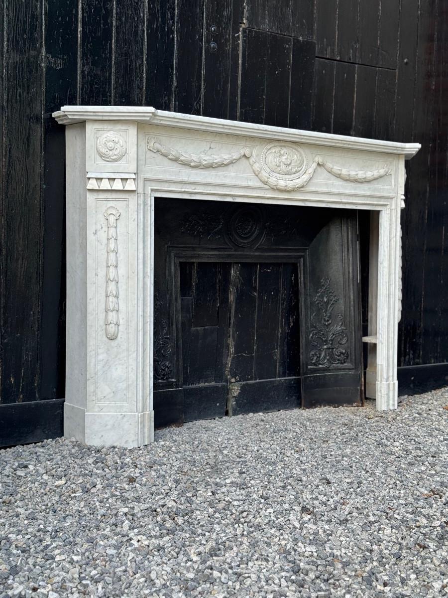 Caminetto in stile Luigi XVI in marmo di Carrara, circa 1880 in vendita 2