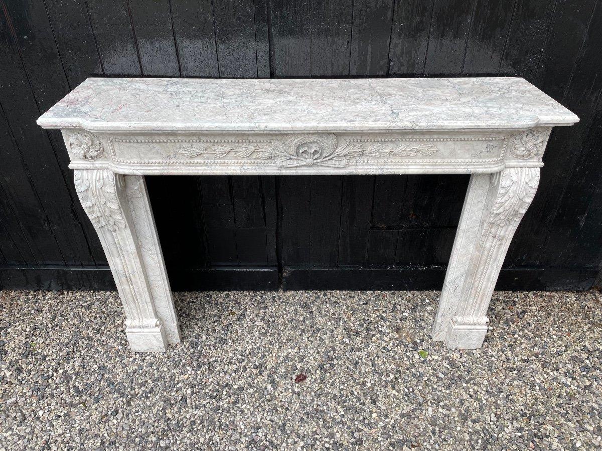 Louis XVI Style Fireplace in Marble, 20th Century In Excellent Condition In Honnelles, WHT