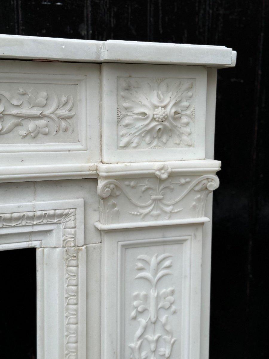 Chimenea estilo Luis XVI en mármol blanco estatuario Circa 1880 en venta 5