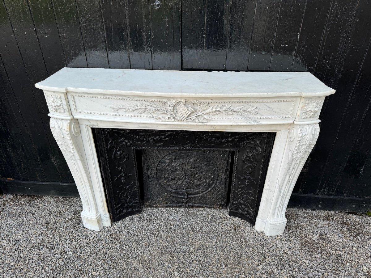 Louis XVI Style Fireplace In White Carrara Marble Circa 1880 For Sale 4