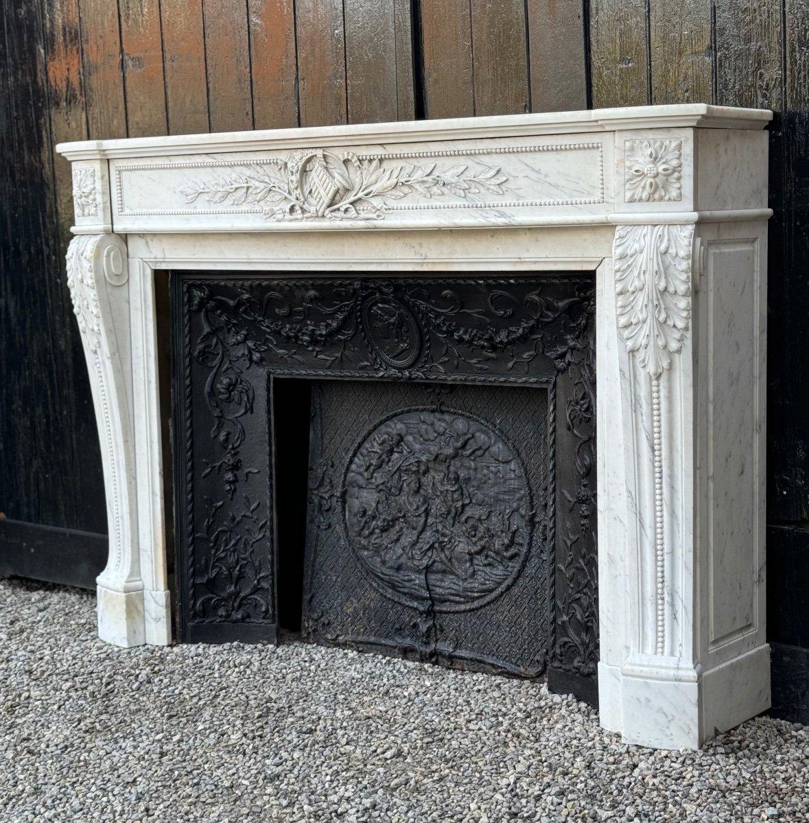 Louis XVI Style Fireplace In White Carrara Marble Circa 1880 For Sale 7