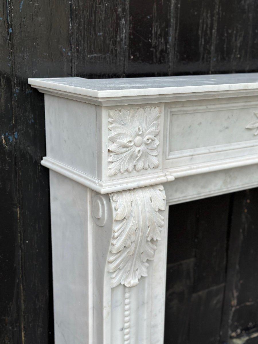 Louis XVI Style Fireplace In White Carrara Marble, Circa 1980 For Sale 3