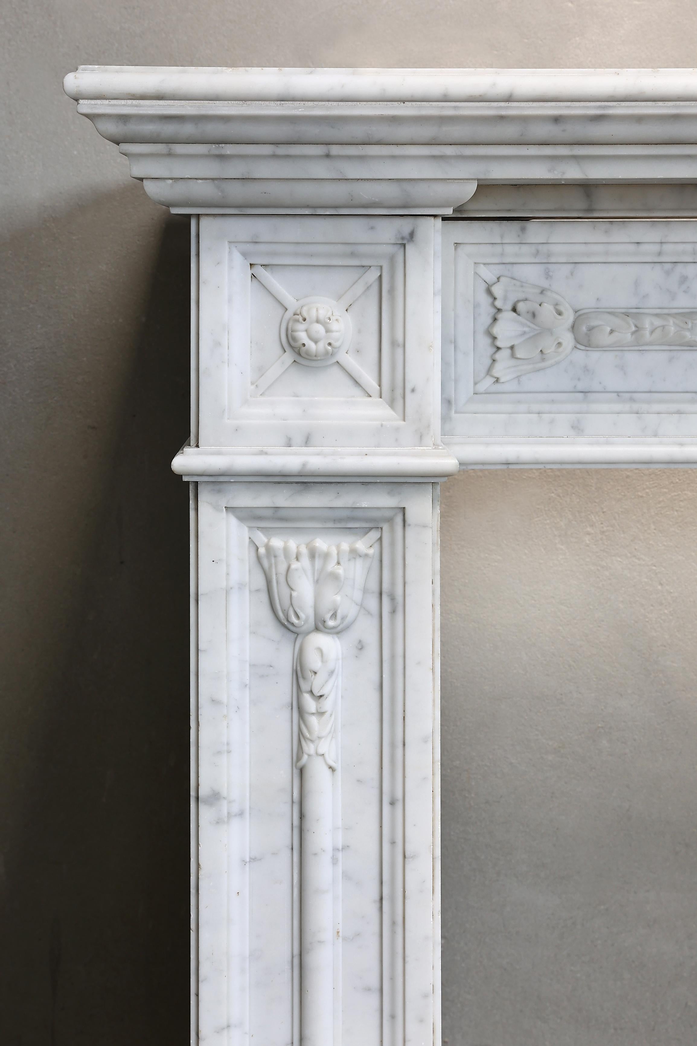 Louis XVI Style Fireplace of Arabescato Marble from the 19th Century For Sale 6