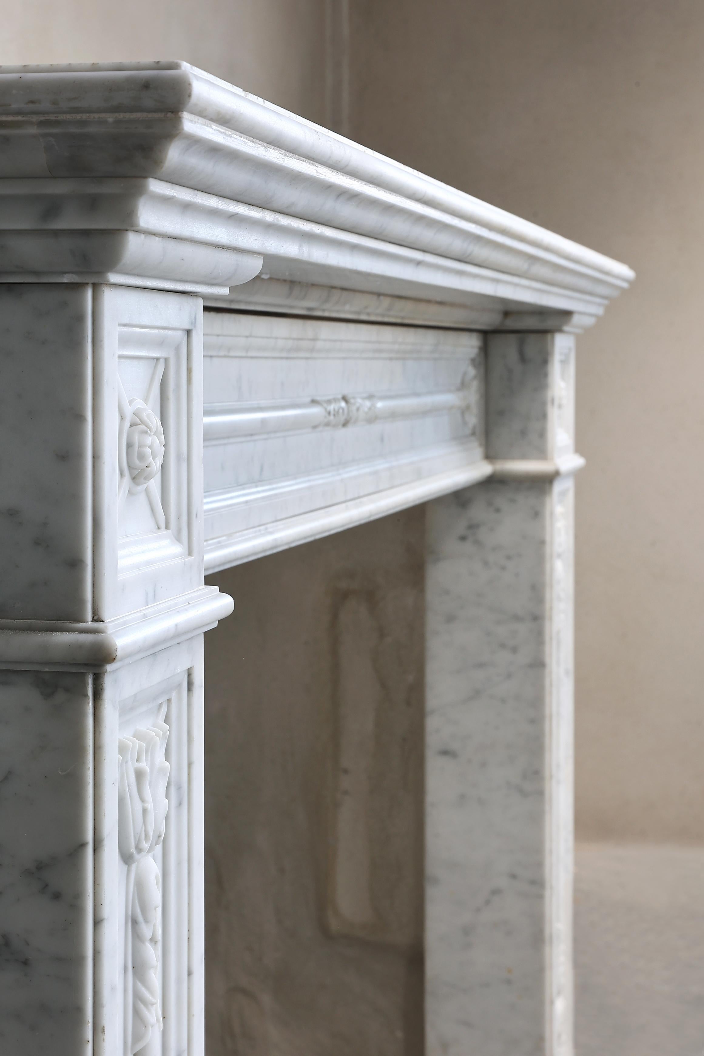 Louis XVI Style Fireplace of Arabescato Marble from the 19th Century For Sale 8