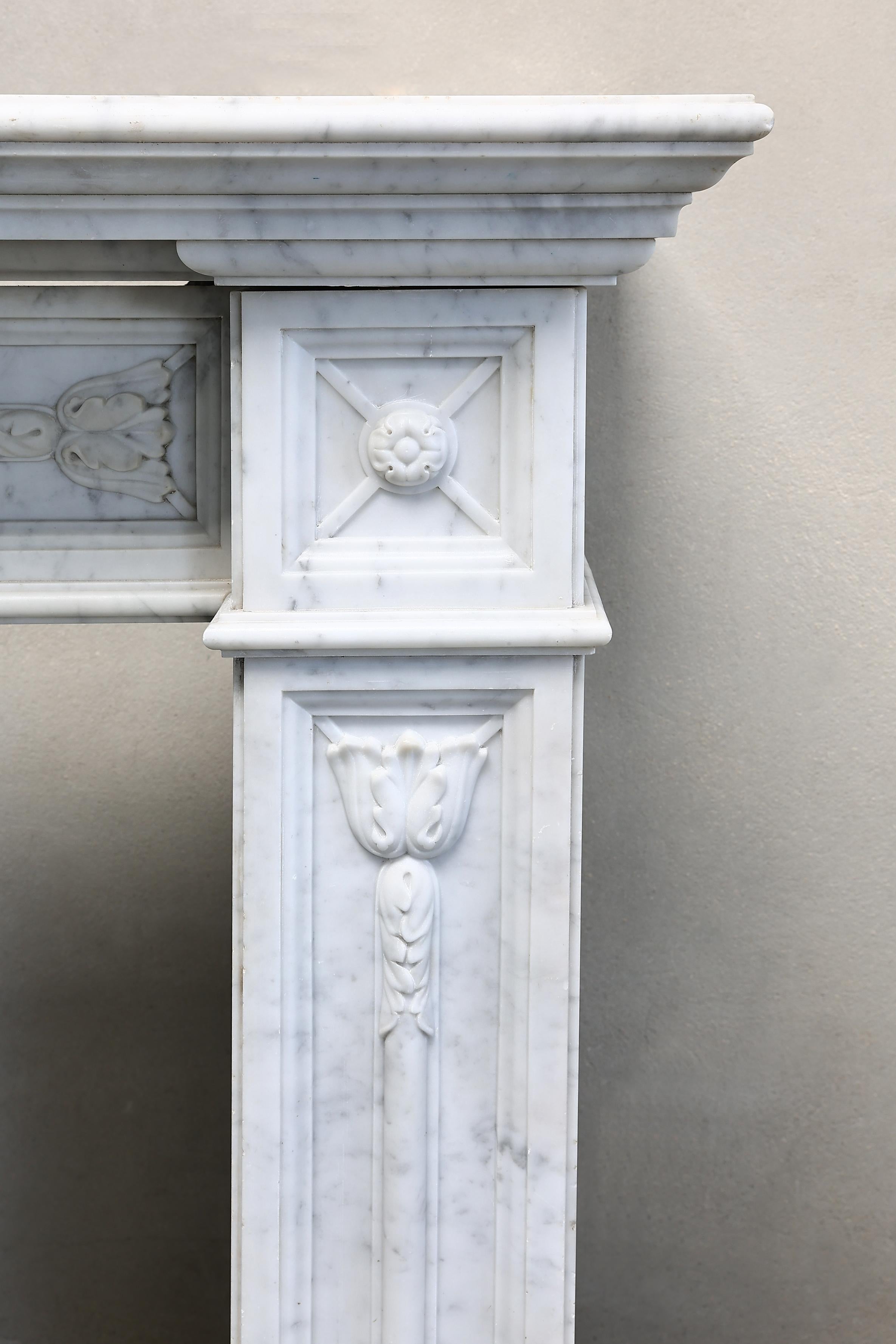 Louis XVI Style Fireplace of Arabescato Marble from the 19th Century For Sale 4