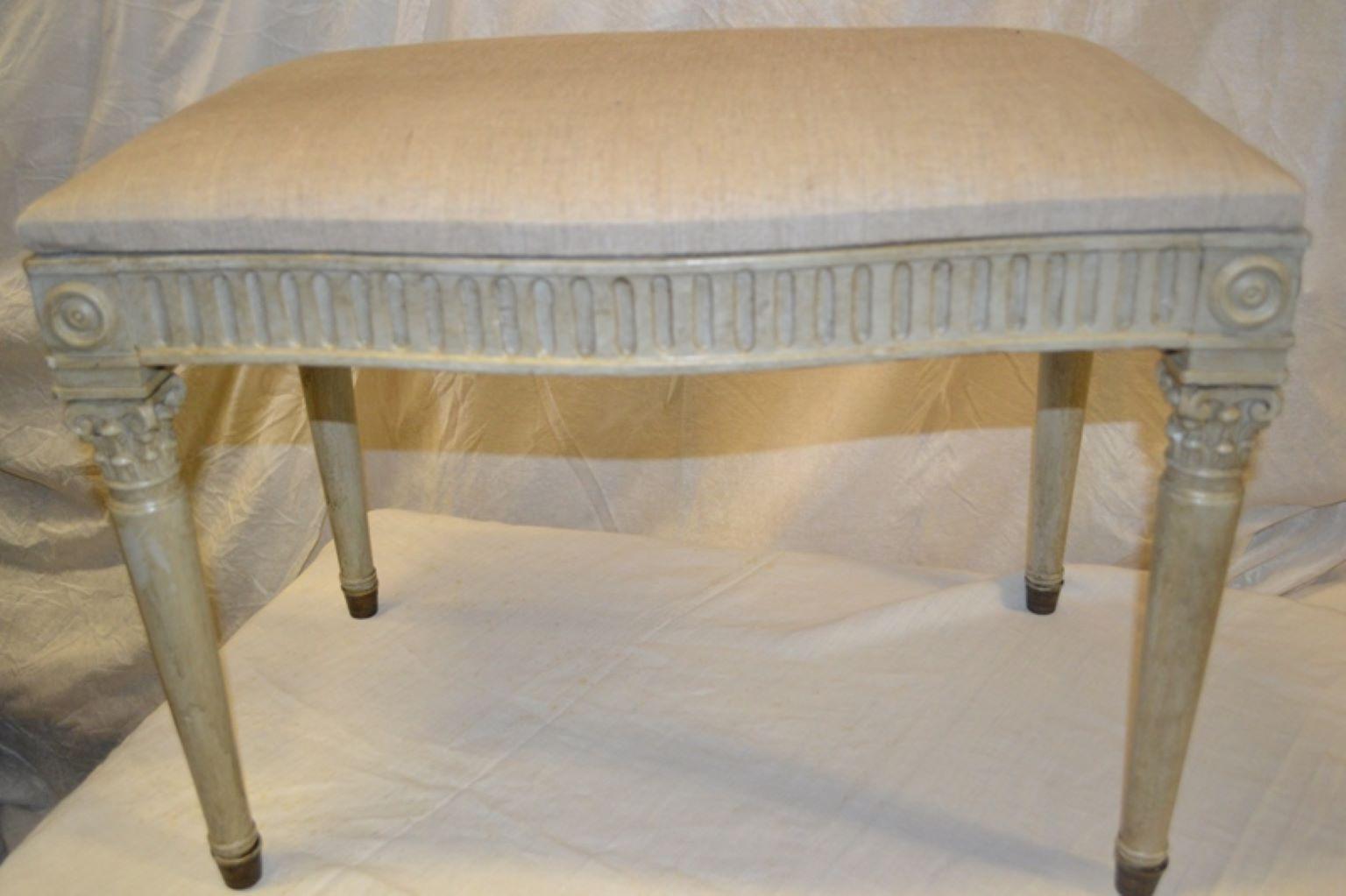 Louis XVI Style Footstool In Good Condition In Vista, CA