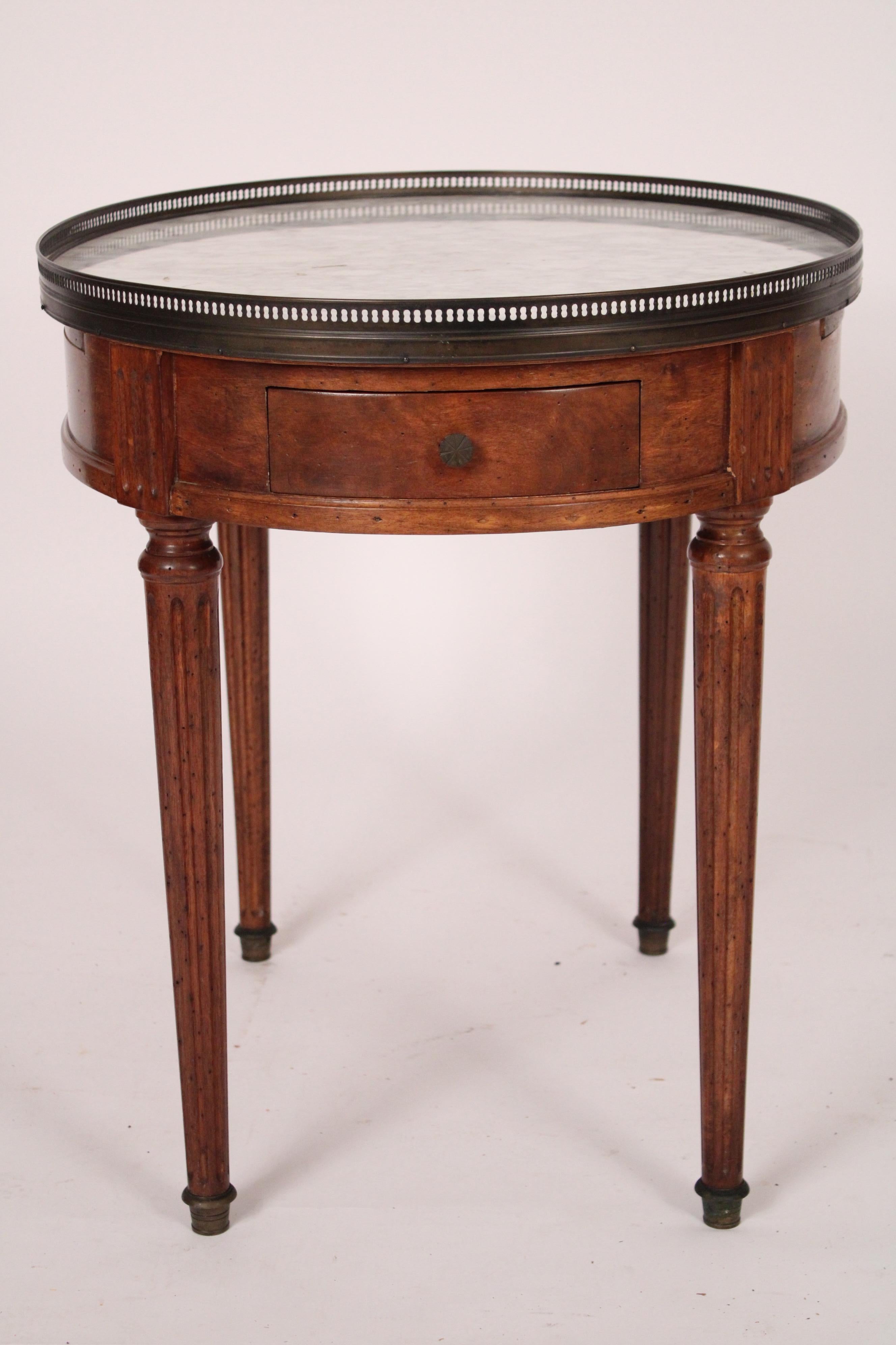 Louis XVI Style Beech Wood Bouillotte Table In Good Condition For Sale In Laguna Beach, CA