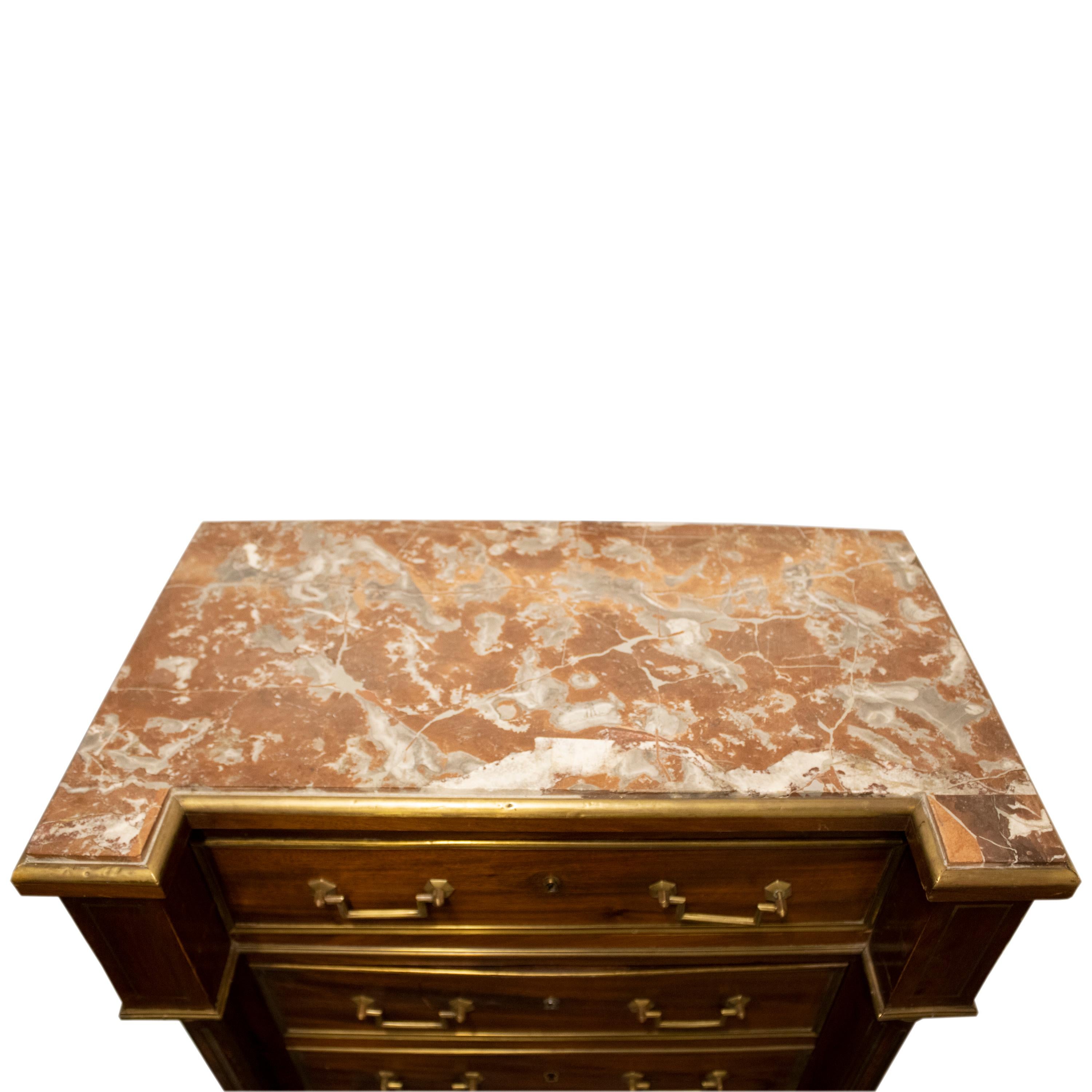 Secretaire Abattant in stile Luigi XVI a quattro cassetti. Francia, XIX secolo. In condizioni buone in vendita a Madrid, ES