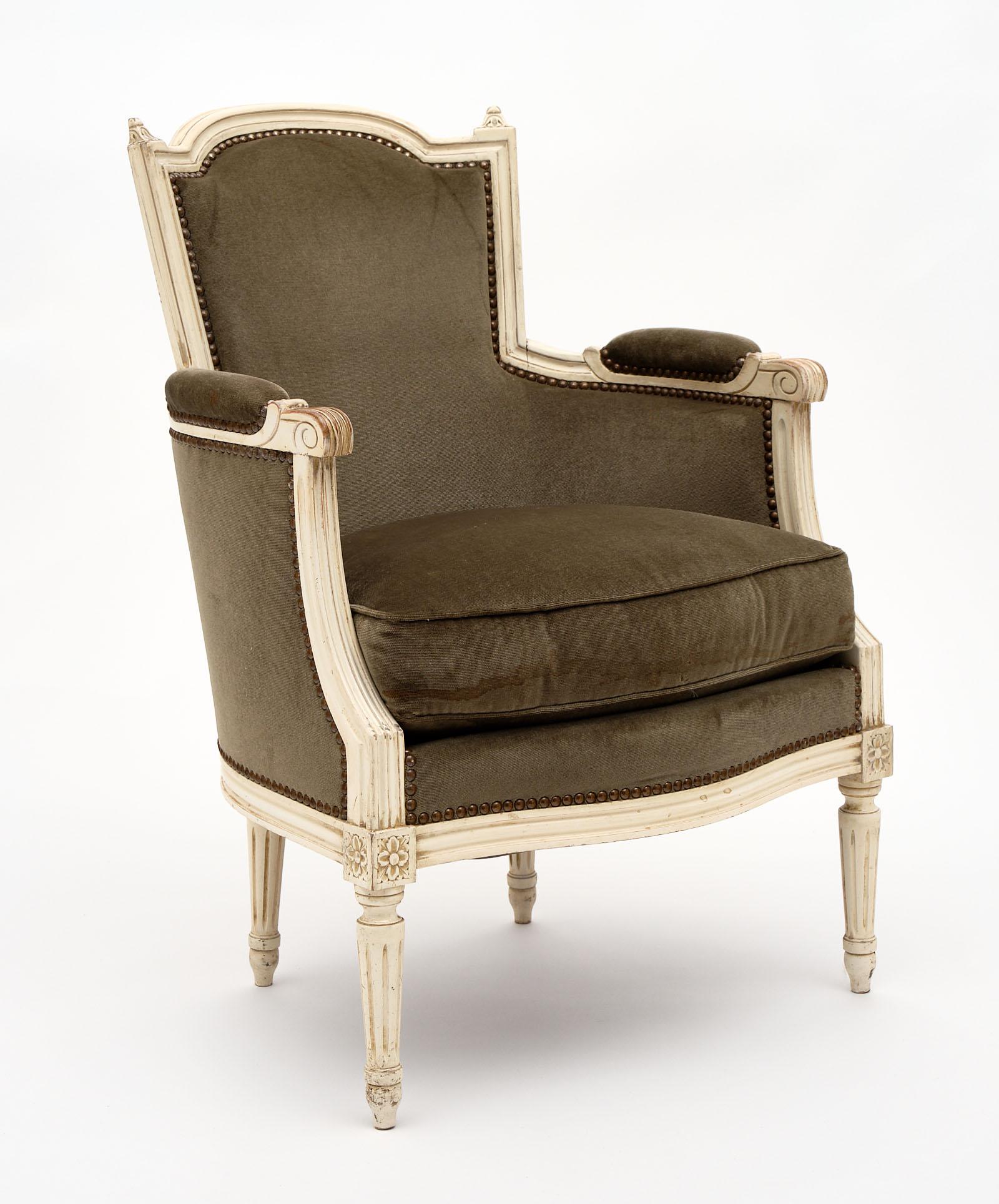 Louis XVI Style French Antique Bergères In Good Condition In Austin, TX