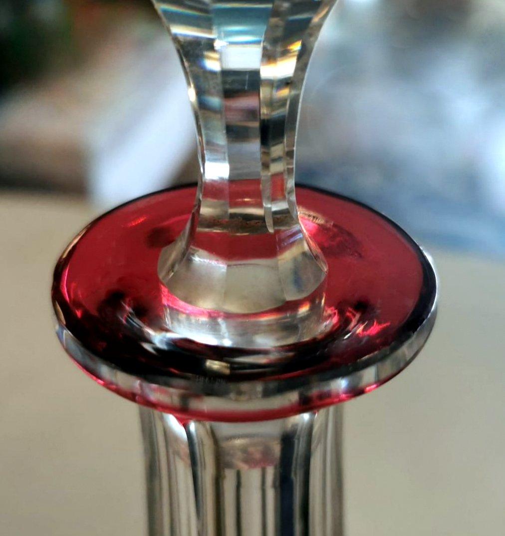 Französische Flasche im Stil Louis XVI. aus handgeschliffenem und rotem Kristall im Angebot 12