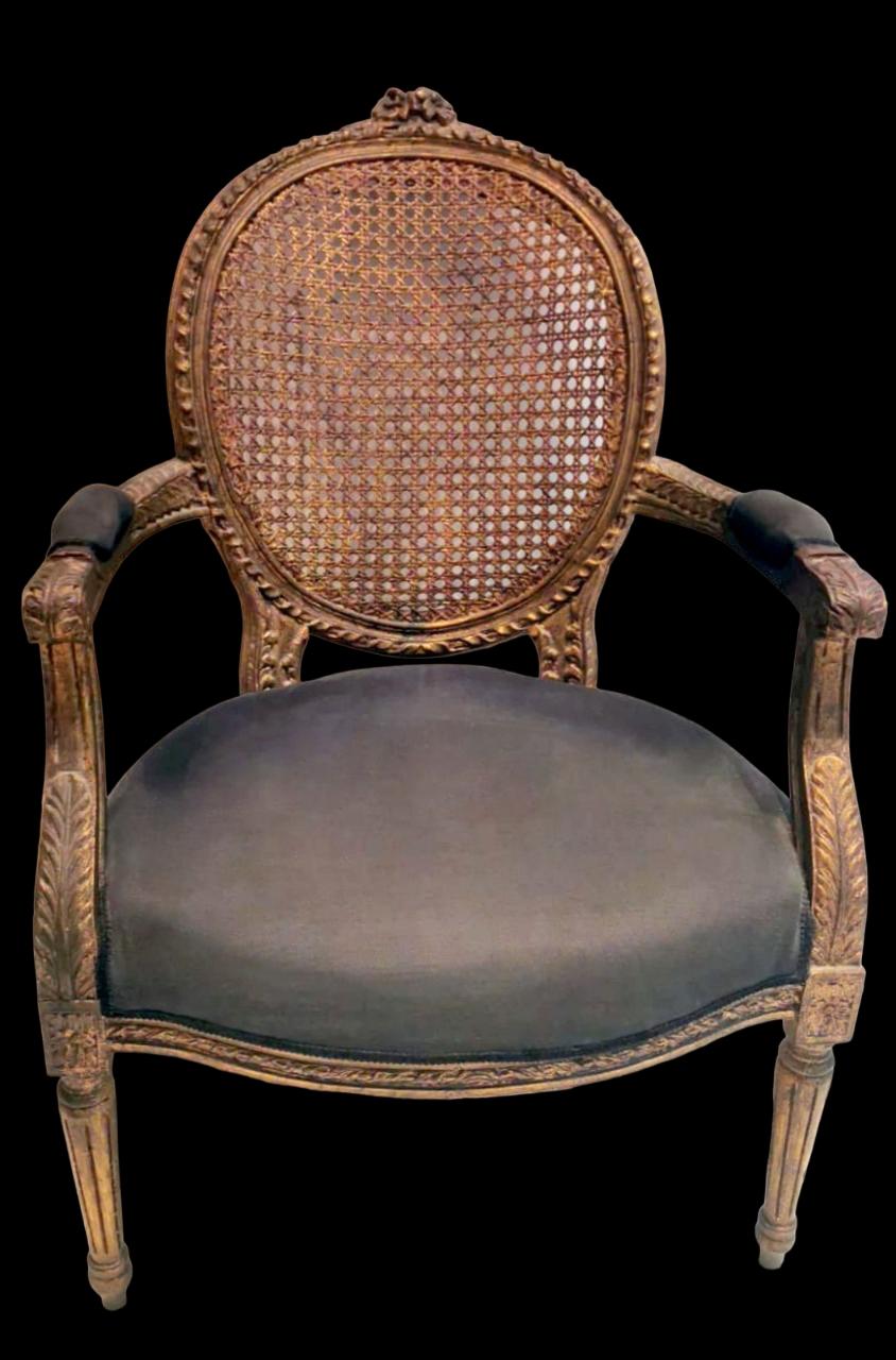 We kindly suggest that you read the whole description, as with it we try to give you detailed technical and historical information to guarantee the authenticity of our objects.
Interesting French chair in the Louis XVI style; the wooden frame,