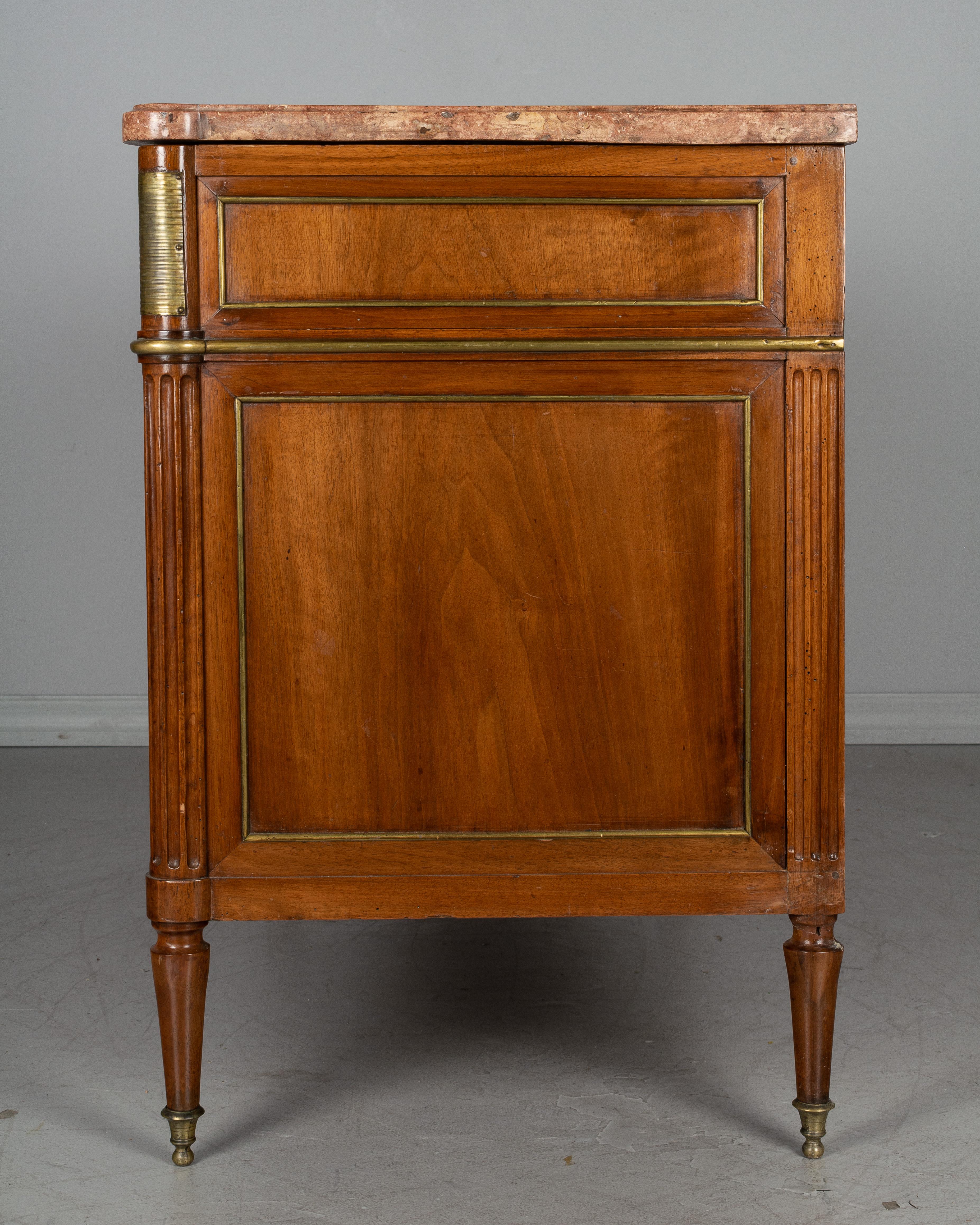 louis xvi commode